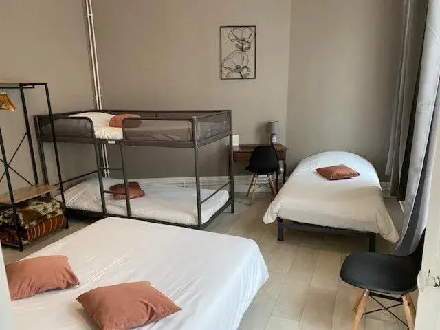 Family Double Room in Hôtel La Villa Lorraine Family Double Room in Hôtel La Villa Lorraine