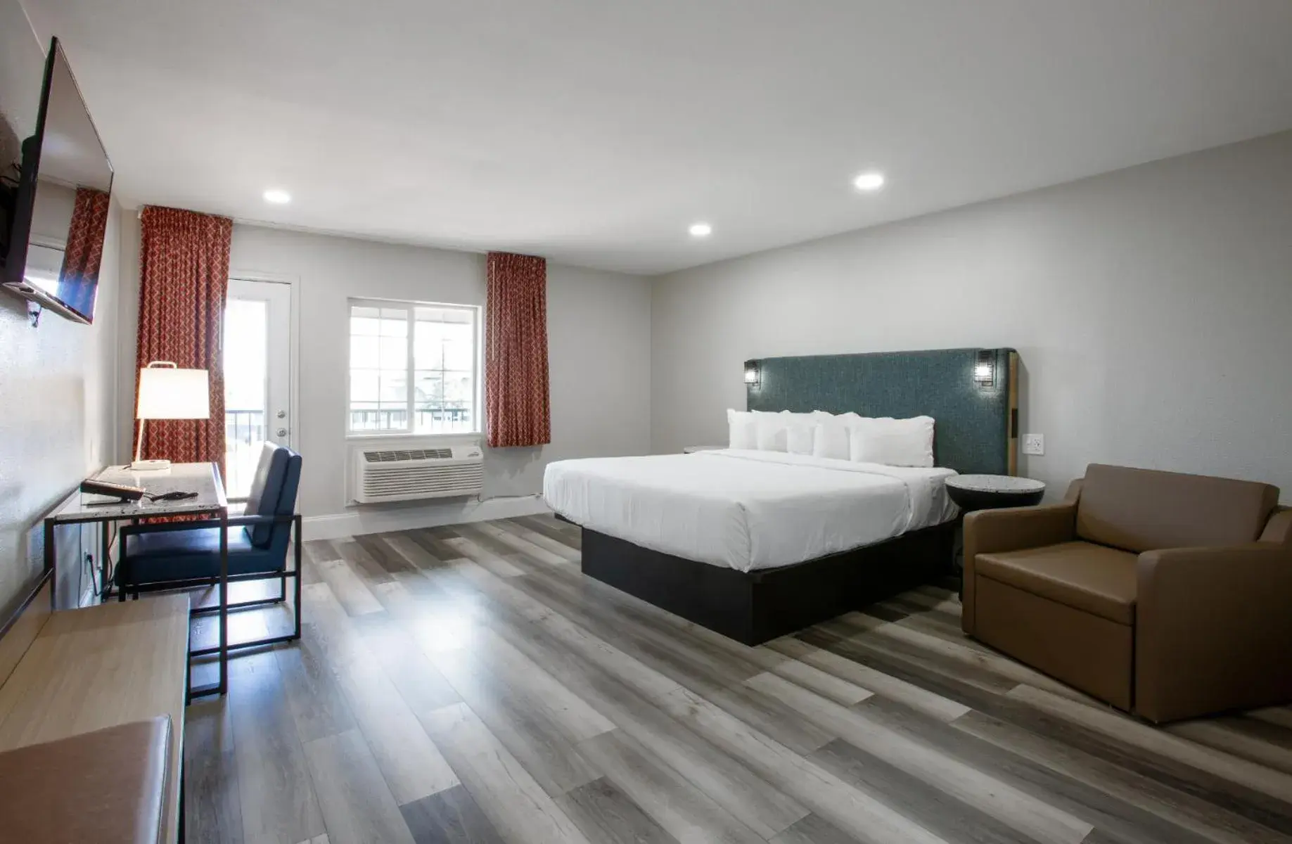 Courtyard King in Hotel Elev8 Flagstaff, Trademark Collection by Wyndham Courtyard King in Hotel Elev8 Flagstaff, Trademark Collection by Wyndham