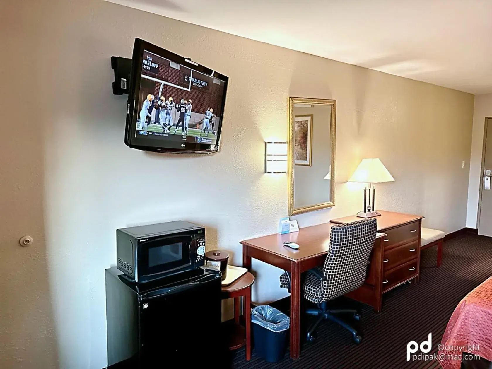 Queen Room - Non-Smoking in Travel Inn & Suites Flemington Queen Room - Non-Smoking in Travel Inn & Suites Flemington