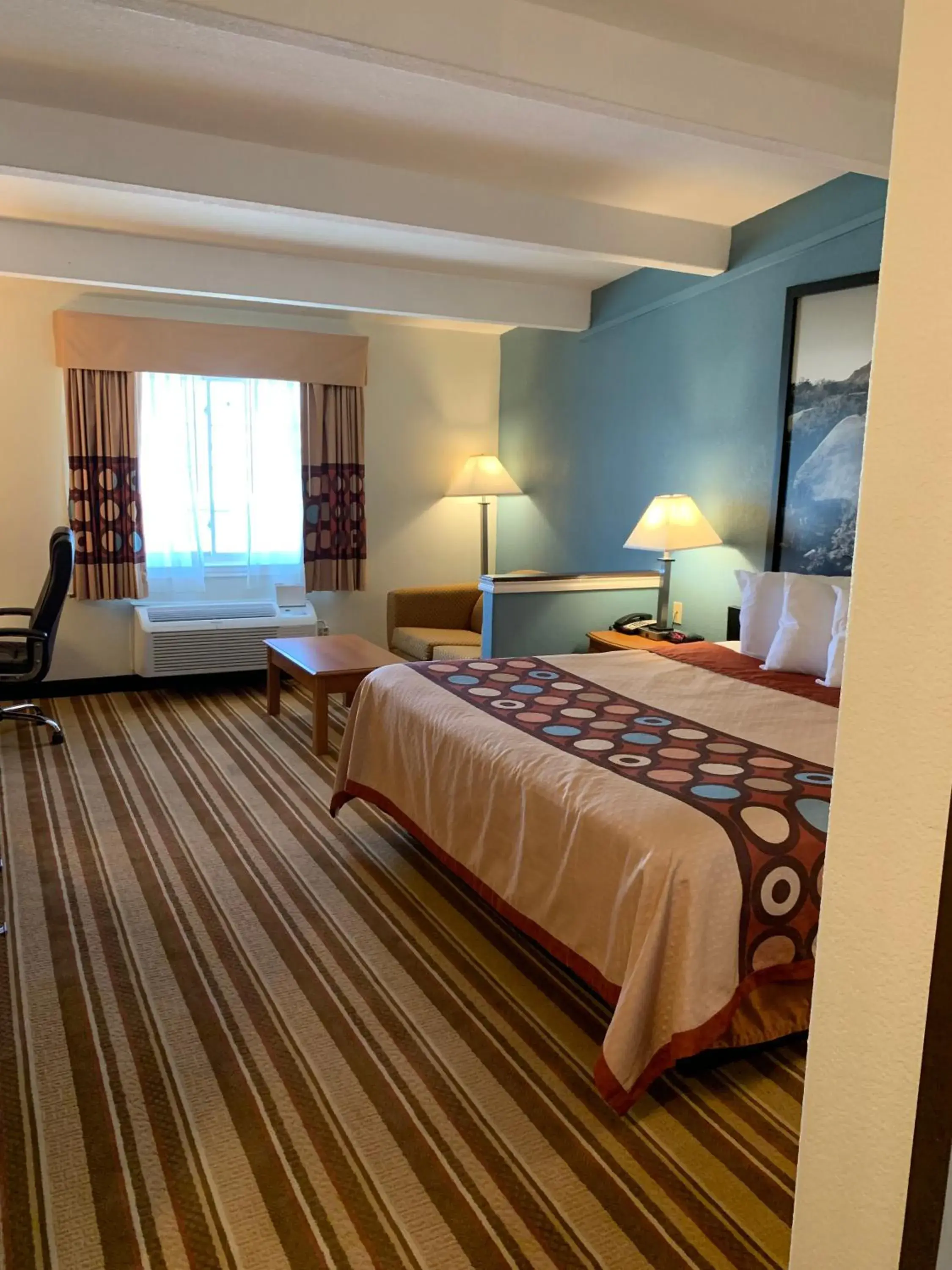 King Room - Non-Smoking in Super 8 by Wyndham Beaumont I-10 College St King Room - Non-Smoking in Super 8 by Wyndham Beaumont I-10 College St