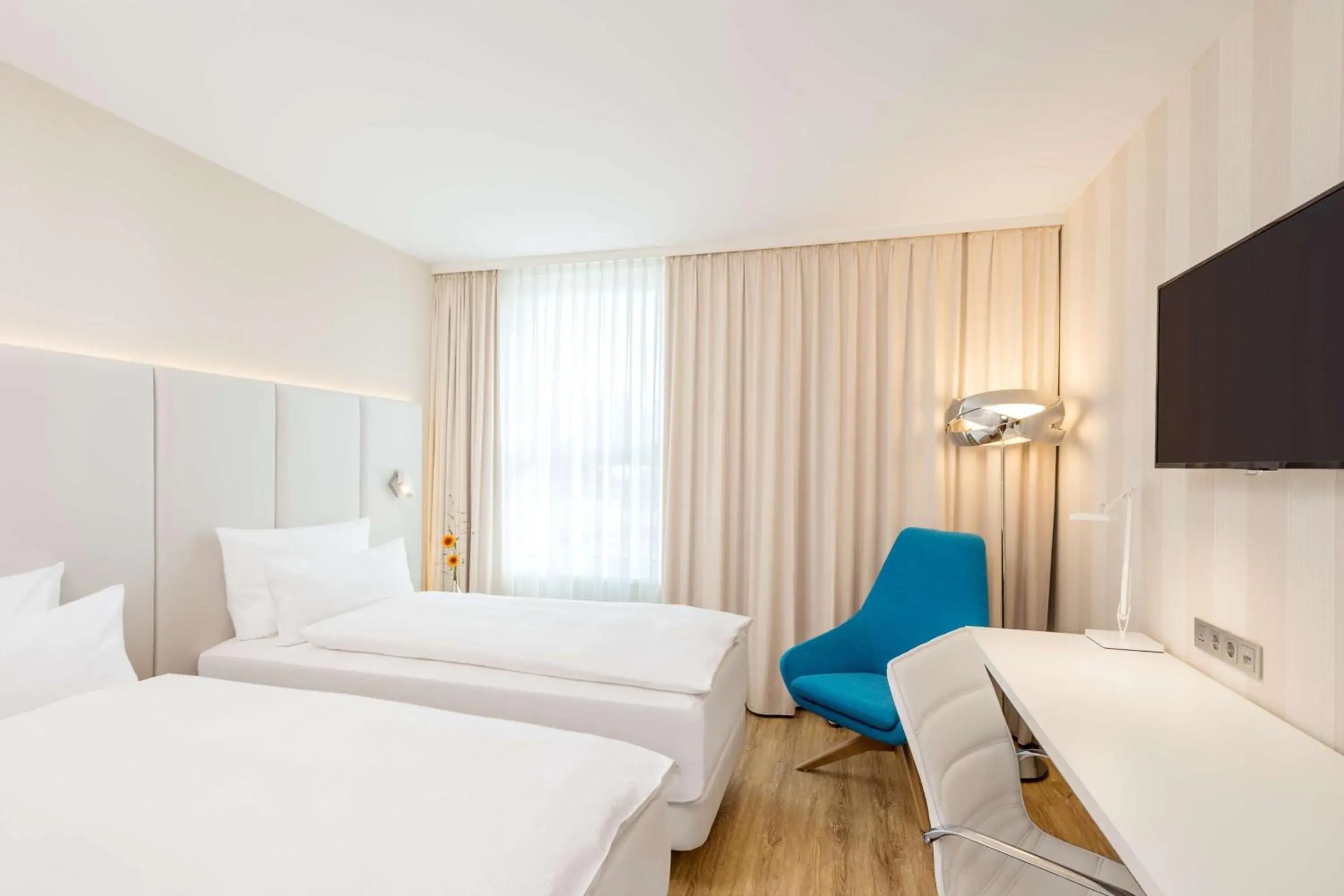 Family Room (2 Adults + 1 Child) in NH Essen Family Room (2 Adults + 1 Child) in NH Essen