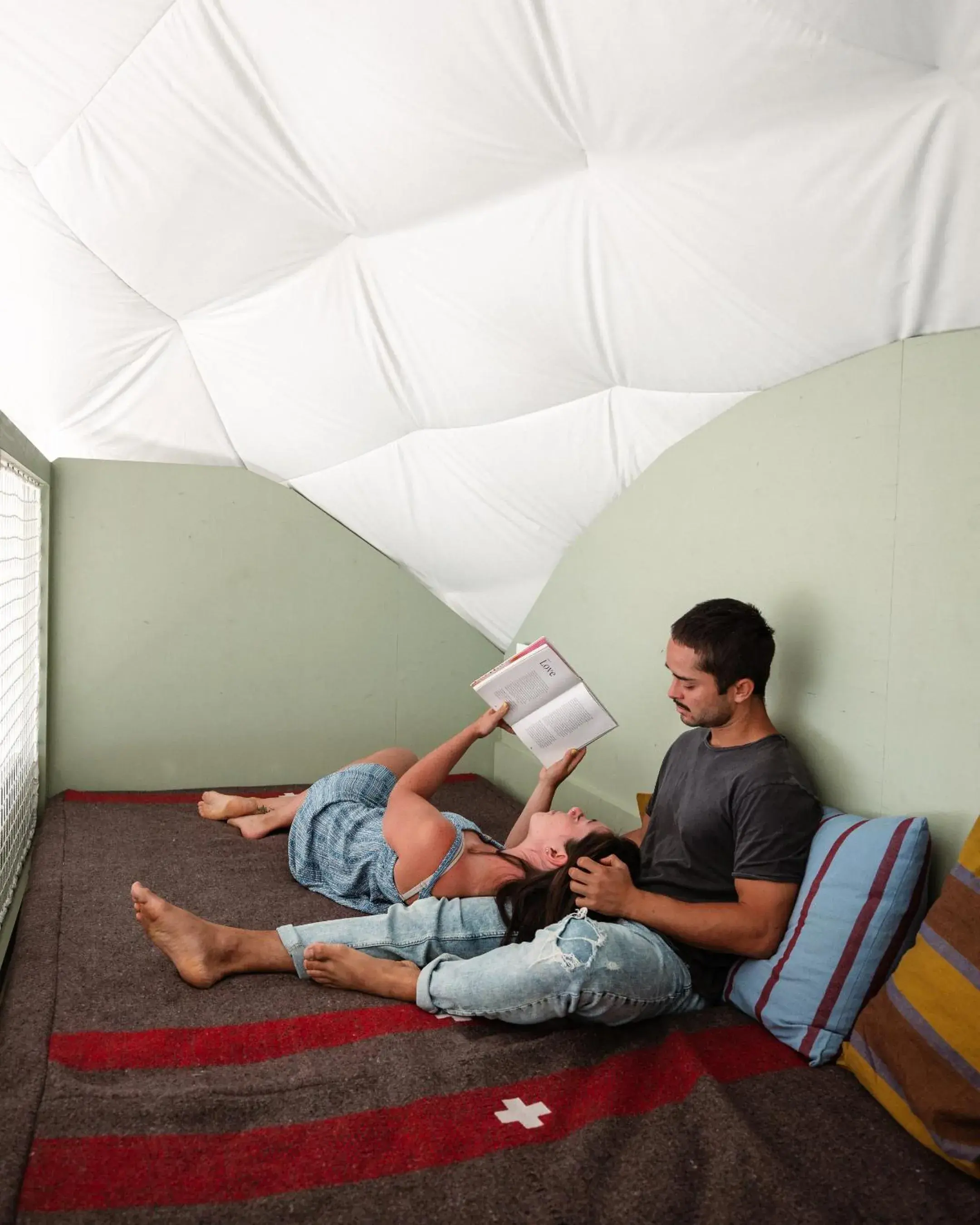 Family Pod in Whitepod Original Family Pod in Whitepod Original