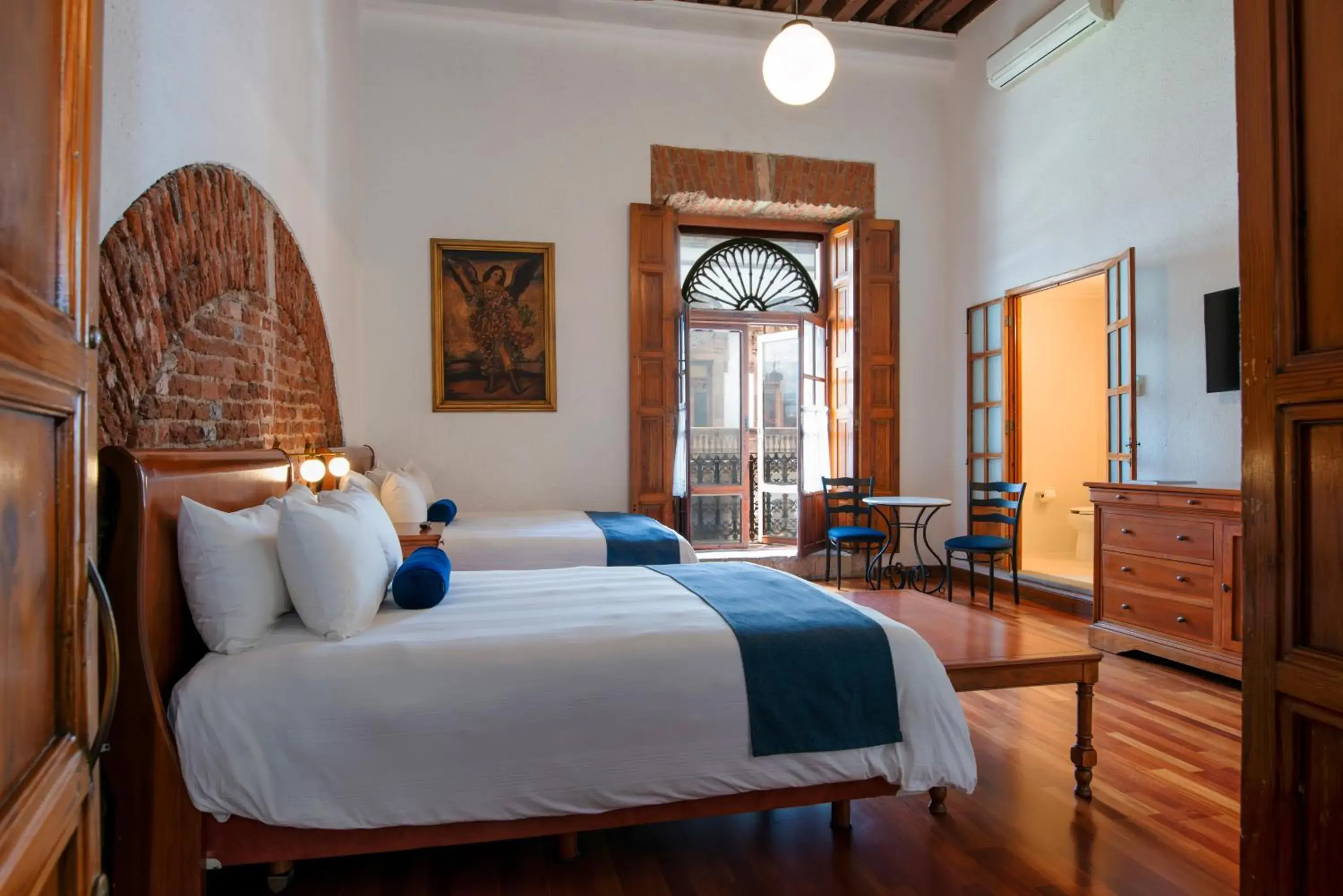 Deluxe Twin Room in Hotel Los Juaninos Deluxe Twin Room in Hotel Los Juaninos