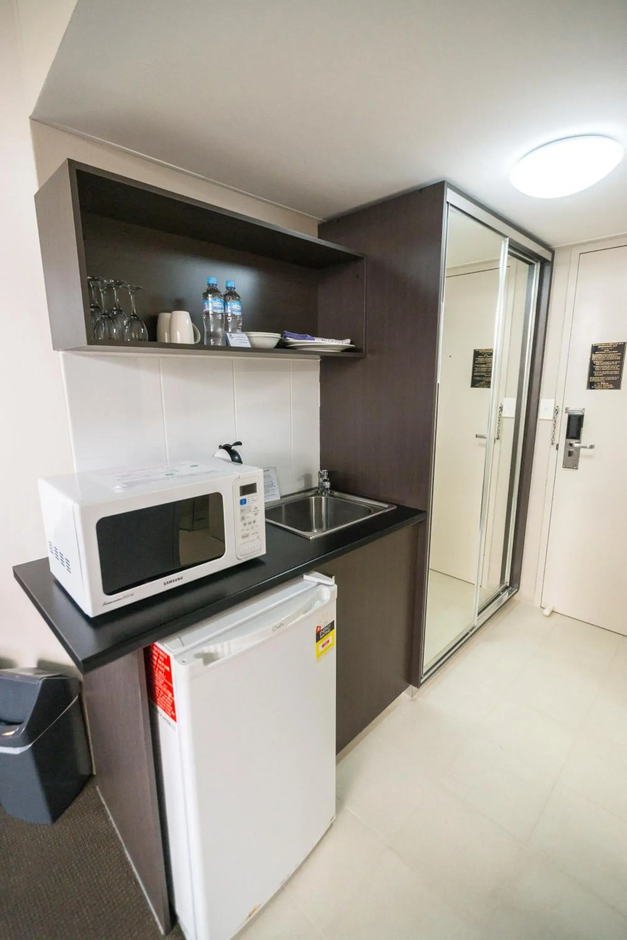 Deluxe Queen Room with Balcony in The Galaxy Motel Deluxe Queen Room with Balcony in The Galaxy Motel