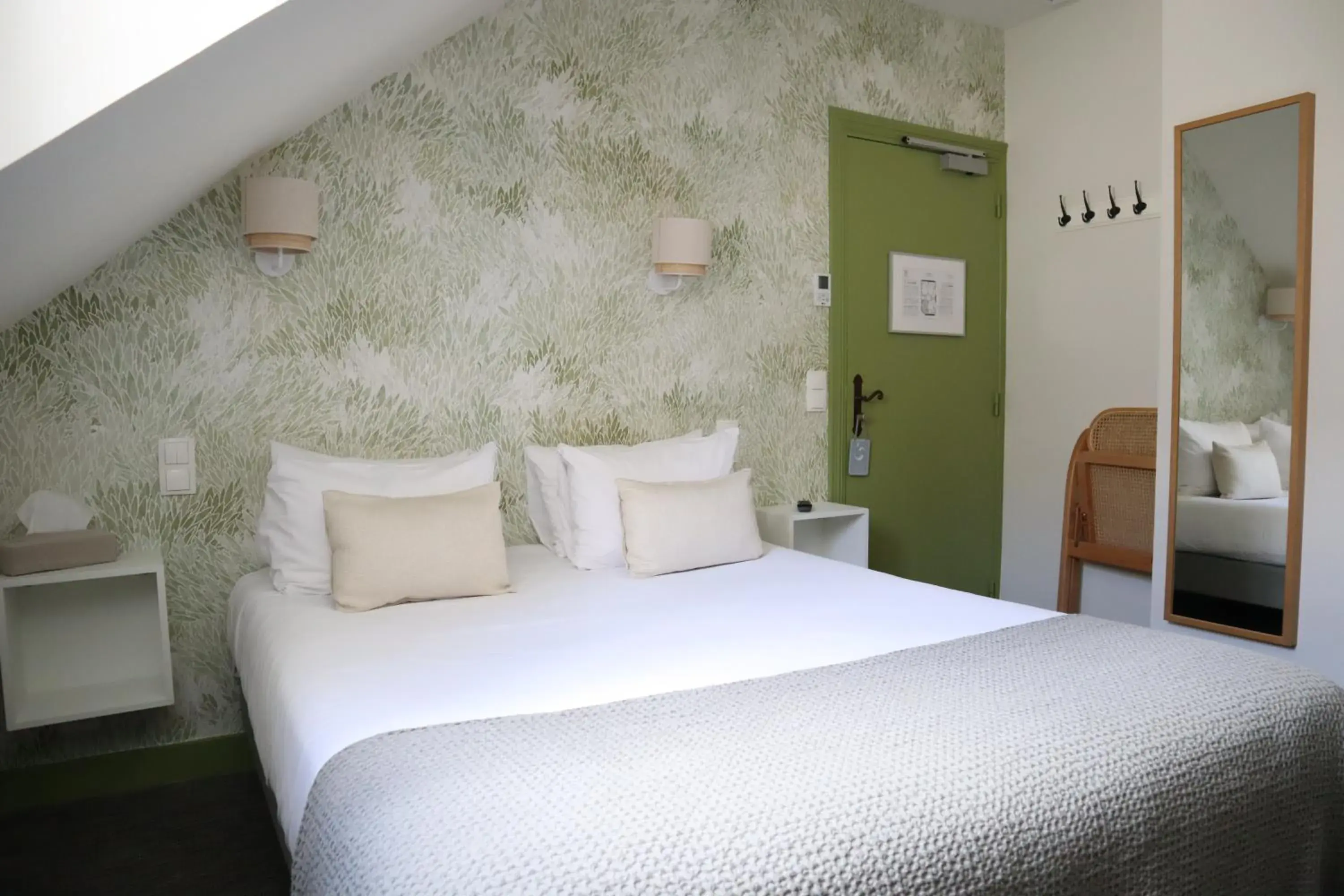 Tradition Double Room in Hôtel de Biencourt Tradition Double Room in Hôtel de Biencourt