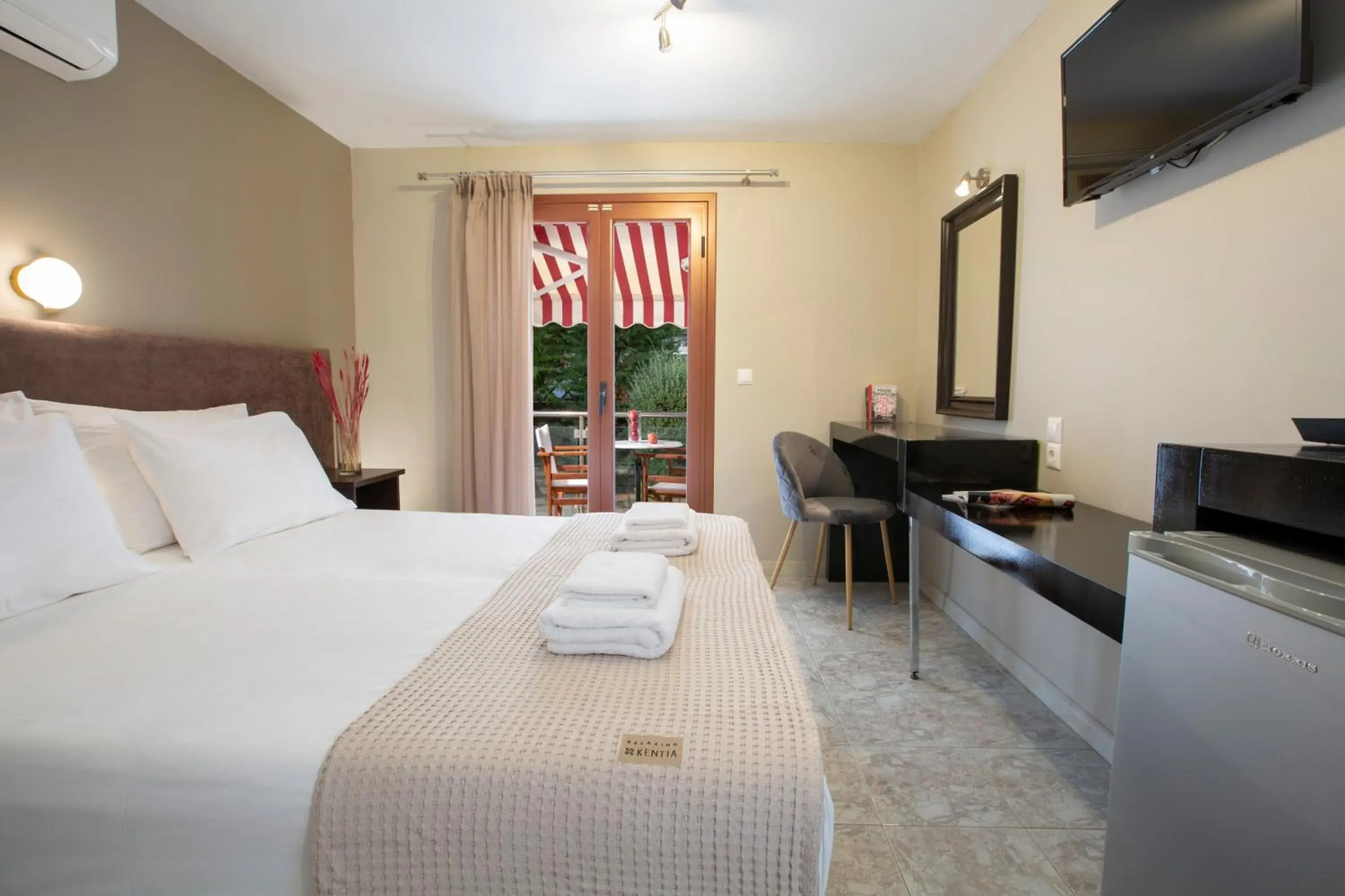 Small Double Room with Garden View in Athina résidence Small Double Room with Garden View in Athina résidence