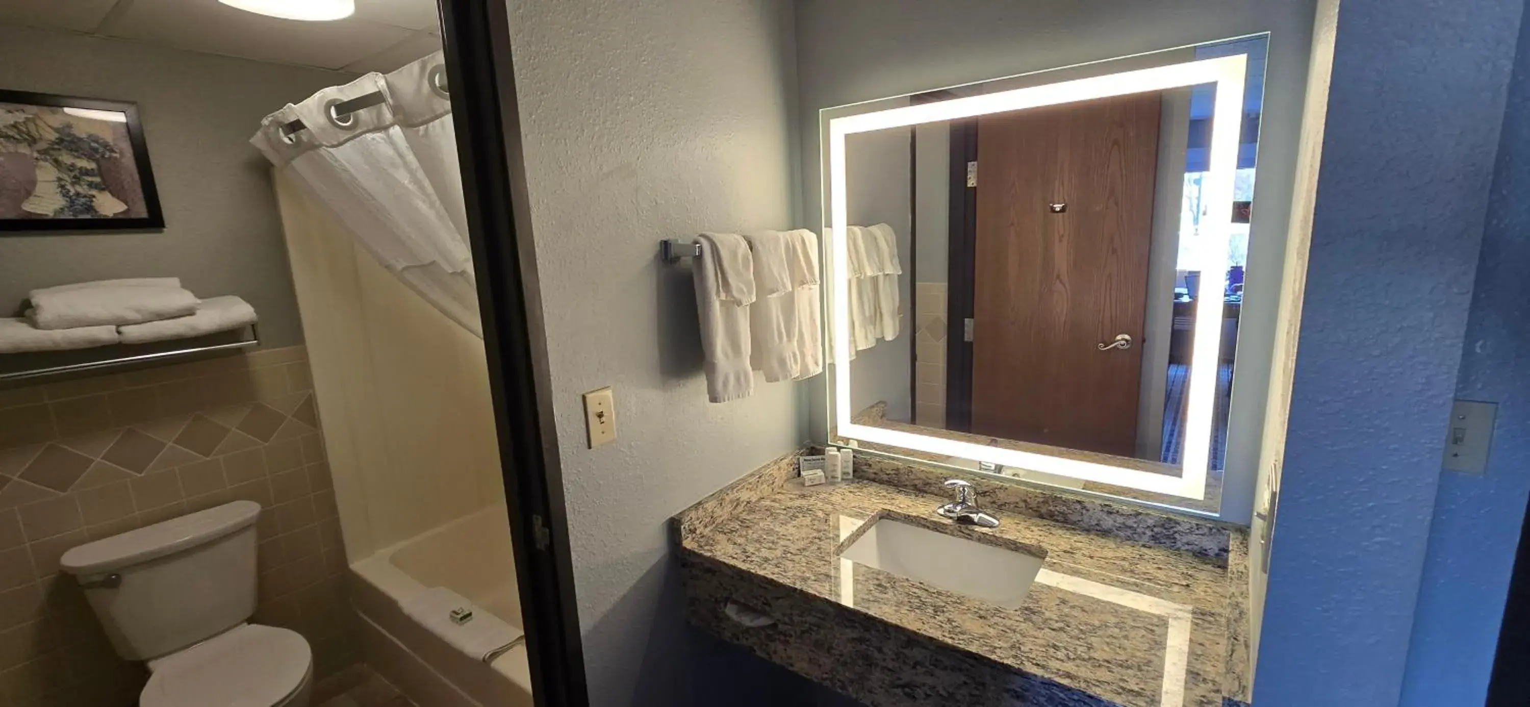 Deluxe Studio Suite with King Bed - Non-Smoking in AmericInn by Wyndham Austin Deluxe Studio Suite with King Bed - Non-Smoking in AmericInn by Wyndham Austin