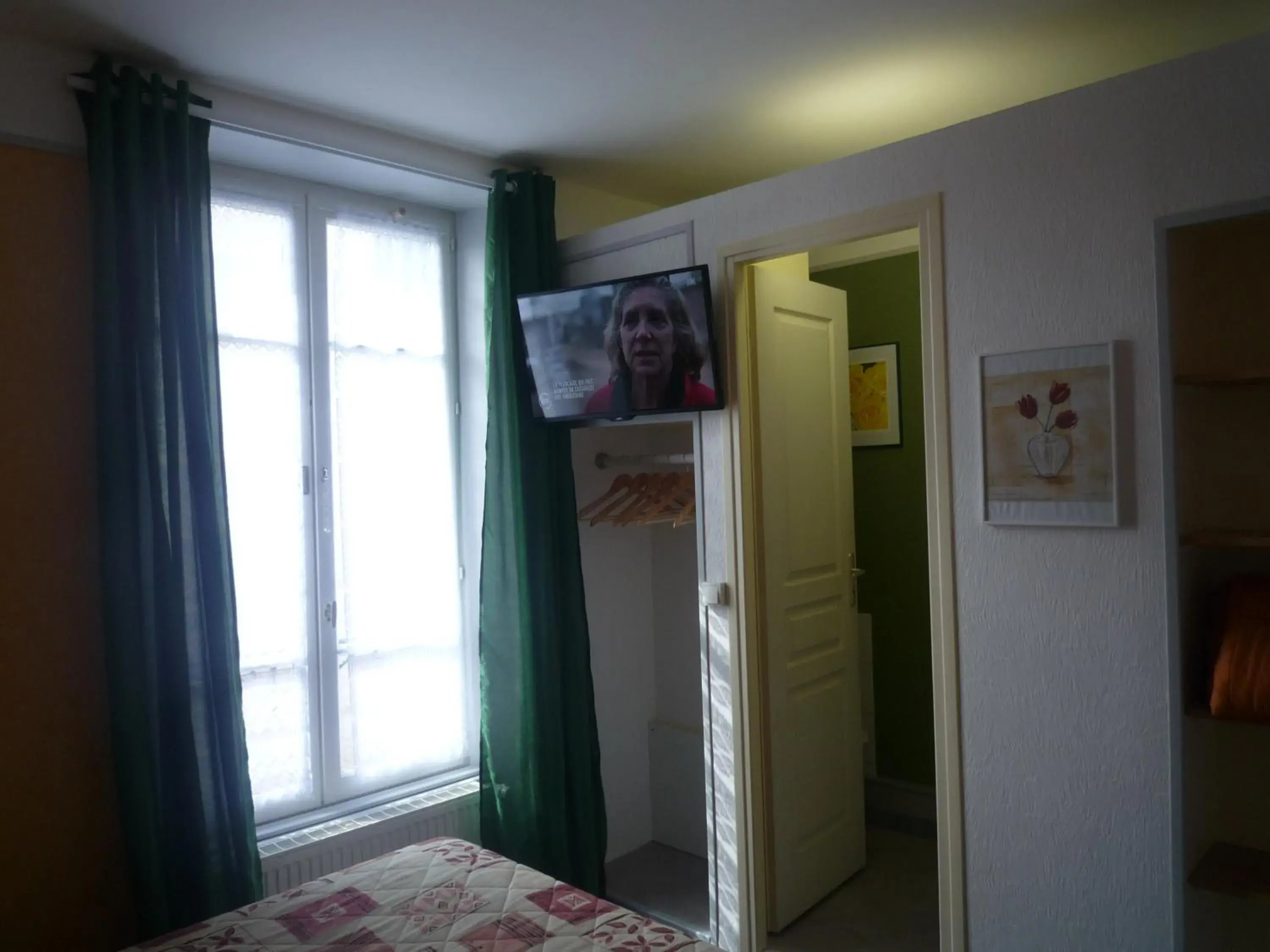 Double Room with Private Bathroom N°14 - single occupancy in Au Relais du Parc de Millevaches Double Room with Private Bathroom N°14 - single occupancy in Au Relais du Parc de Millevaches