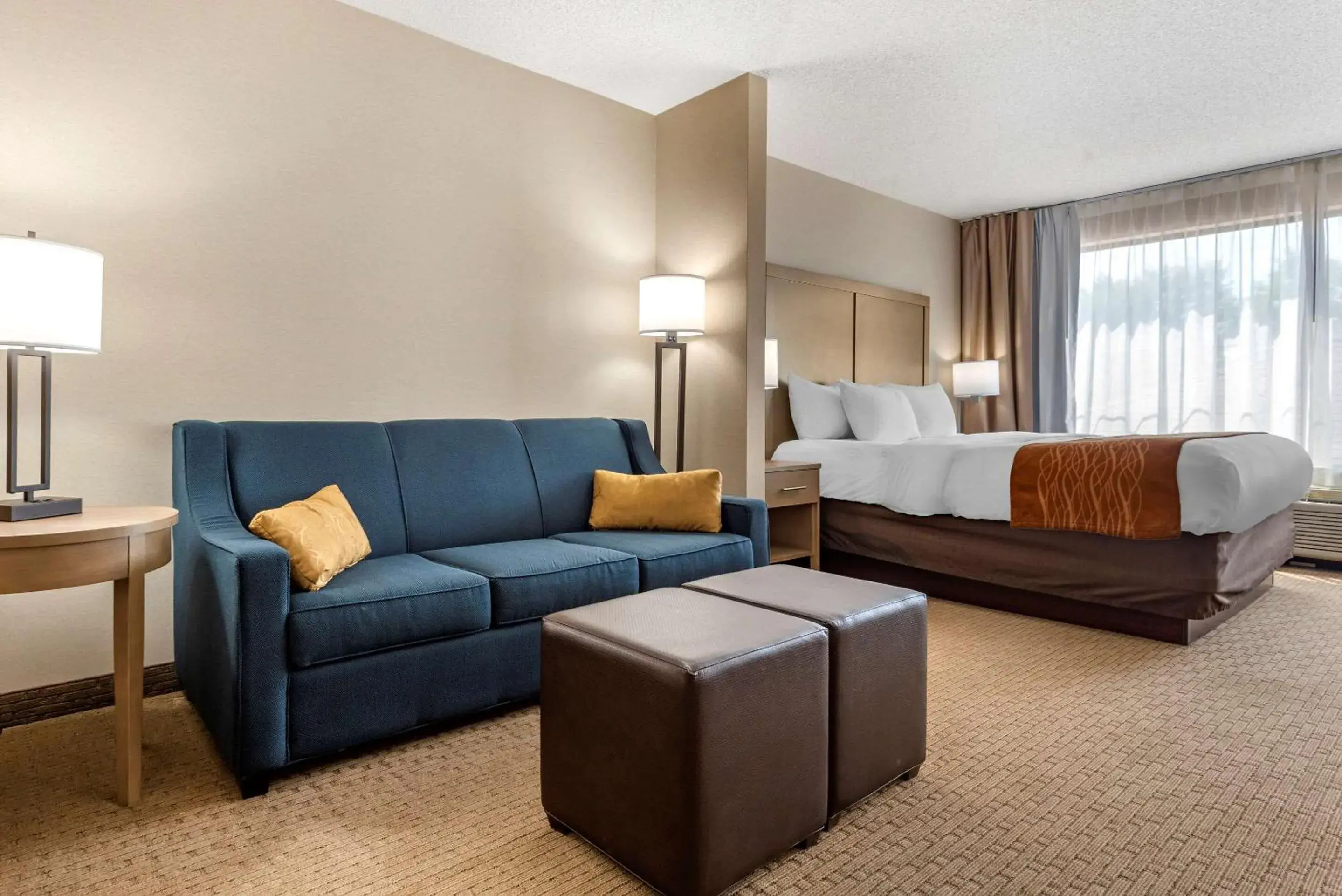 King Suite with Sofa Bed - Non-Smoking in Comfort Inn & Suites Farmington - Victor King Suite with Sofa Bed - Non-Smoking in Comfort Inn & Suites Farmington - Victor