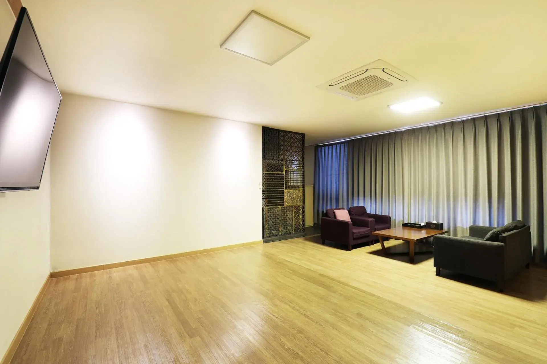 Family Suite in BOLTON Hotel Family Suite in BOLTON Hotel