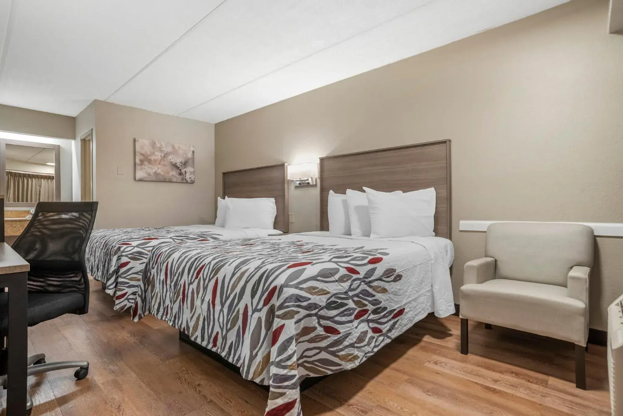 Deluxe Room with Two Double Beds Smoke Free in Red Roof Inn West Monroe Deluxe Room with Two Double Beds Smoke Free in Red Roof Inn West Monroe