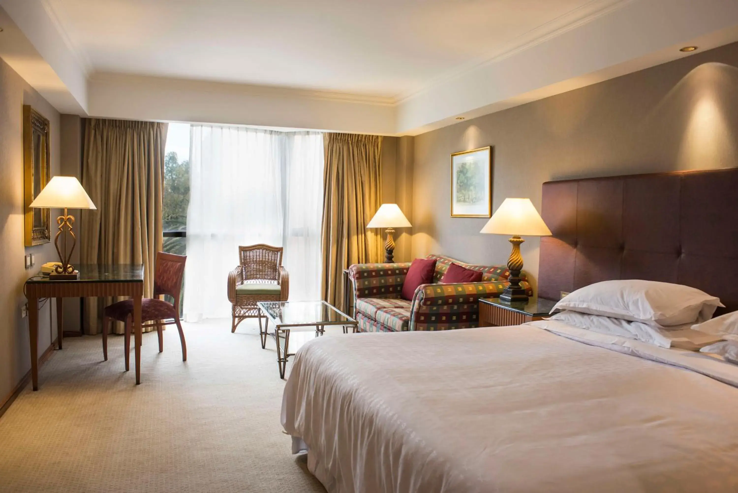 Standard King Room in Sheraton Pilar Hotel & Convention Center Standard King Room in Sheraton Pilar Hotel & Convention Center