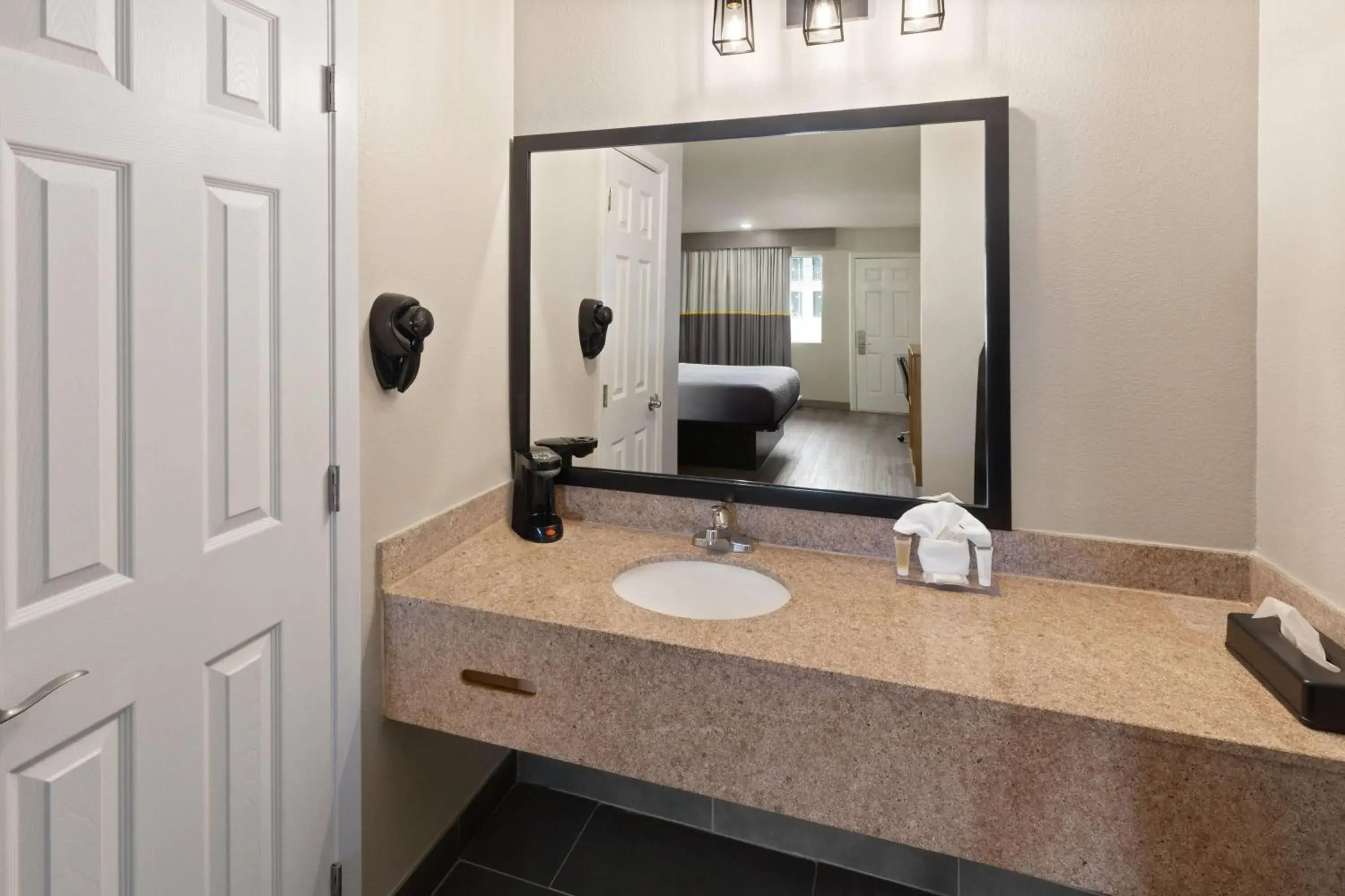 Queen Room with Two Queen Beds - Smoking in Super 8 by Wyndham Temple S General Bruce Queen Room with Two Queen Beds - Smoking in Super 8 by Wyndham Temple S General Bruce