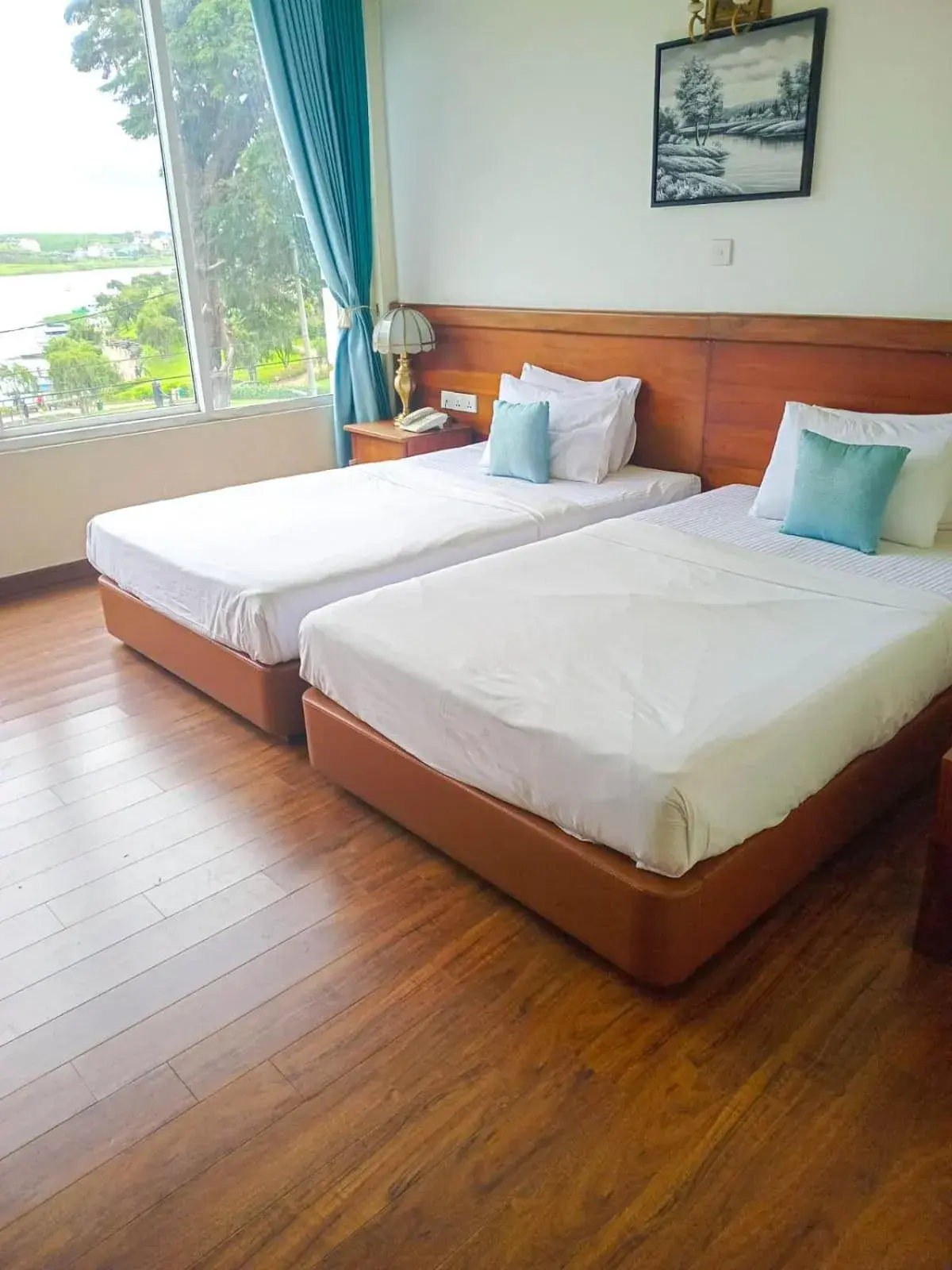 Deluxe Twin Room in Royal Lake Hotel Deluxe Twin Room in Royal Lake Hotel