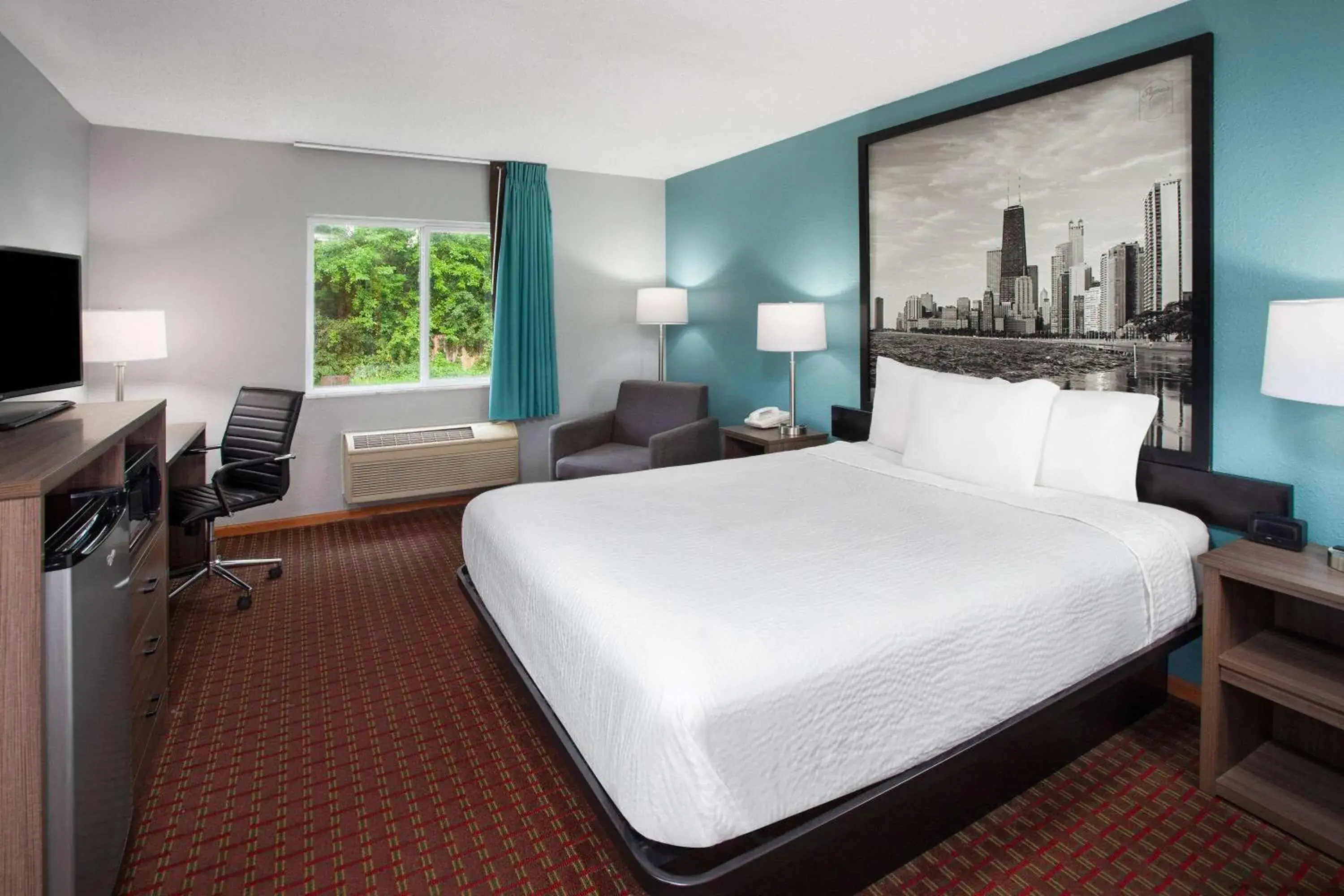 Queen Room - Non-Smoking in Super 8 by Wyndham McHenry Fox Lake Area Queen Room - Non-Smoking in Super 8 by Wyndham McHenry Fox Lake Area