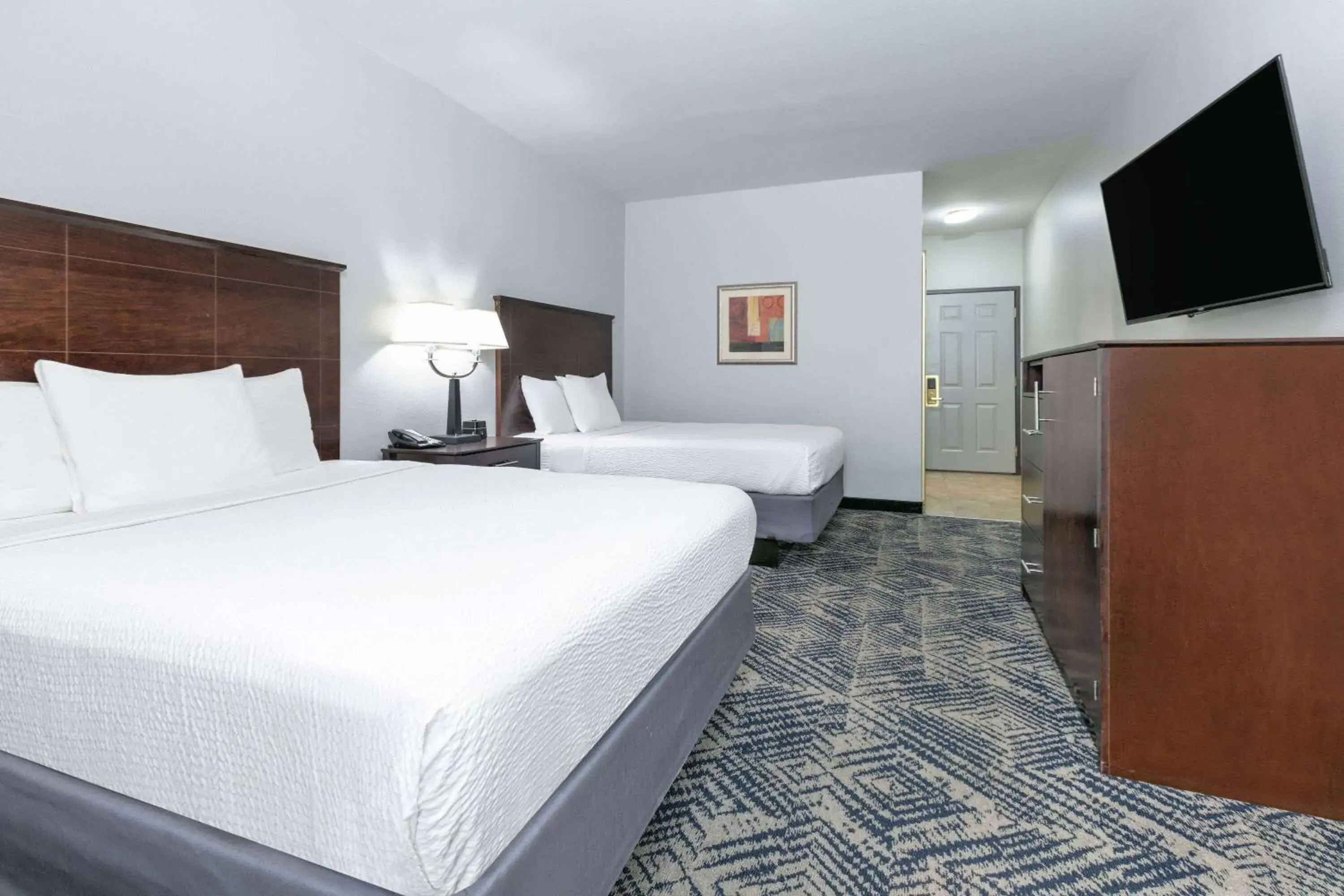 Deluxe Queen Room with Two Queen Beds in La Quinta by Wyndham Tulsa Airport / Expo Square Deluxe Queen Room with Two Queen Beds in La Quinta by Wyndham Tulsa Airport / Expo Square