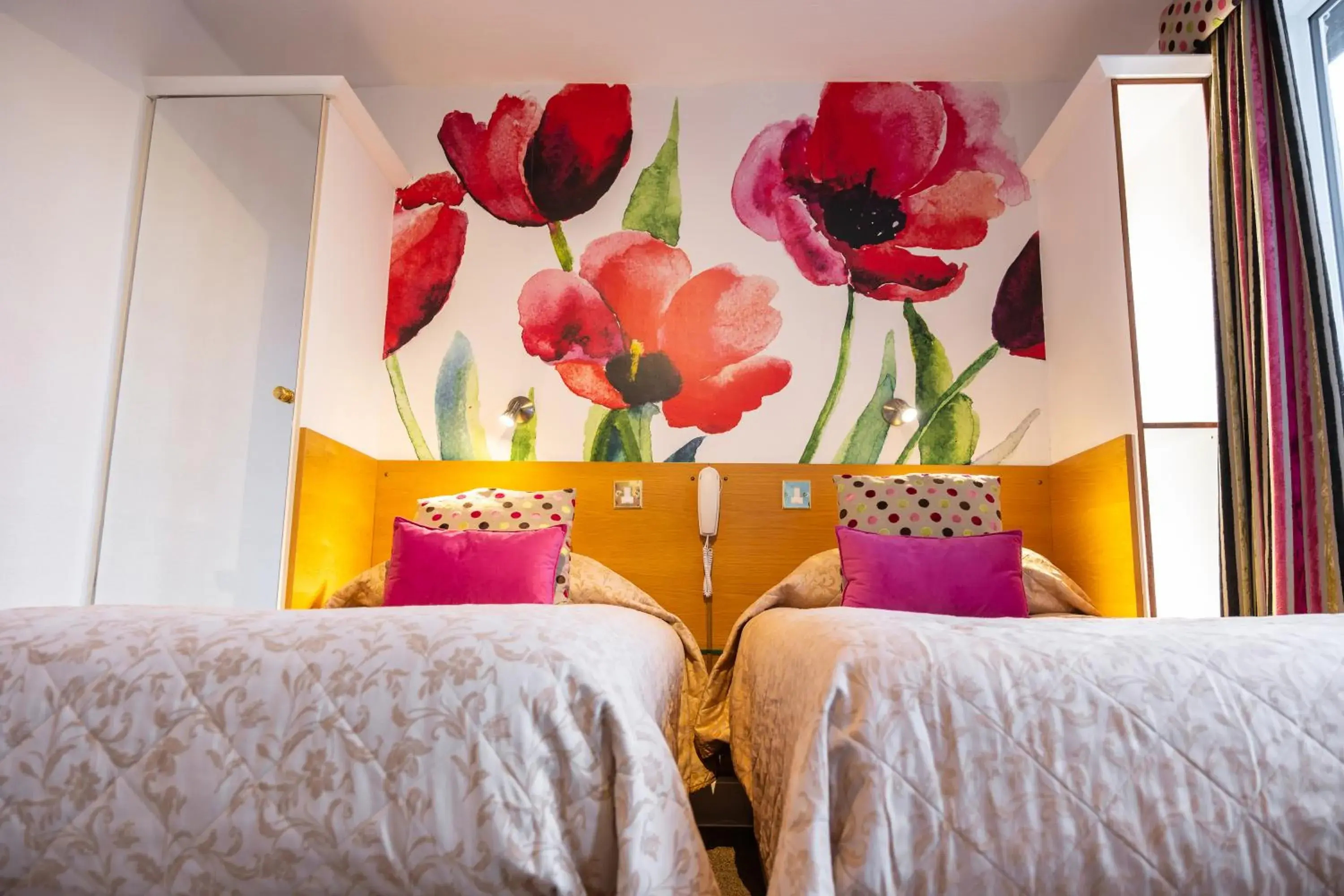 Front Twin Room in Park Manor Hotel Front Twin Room in Park Manor Hotel