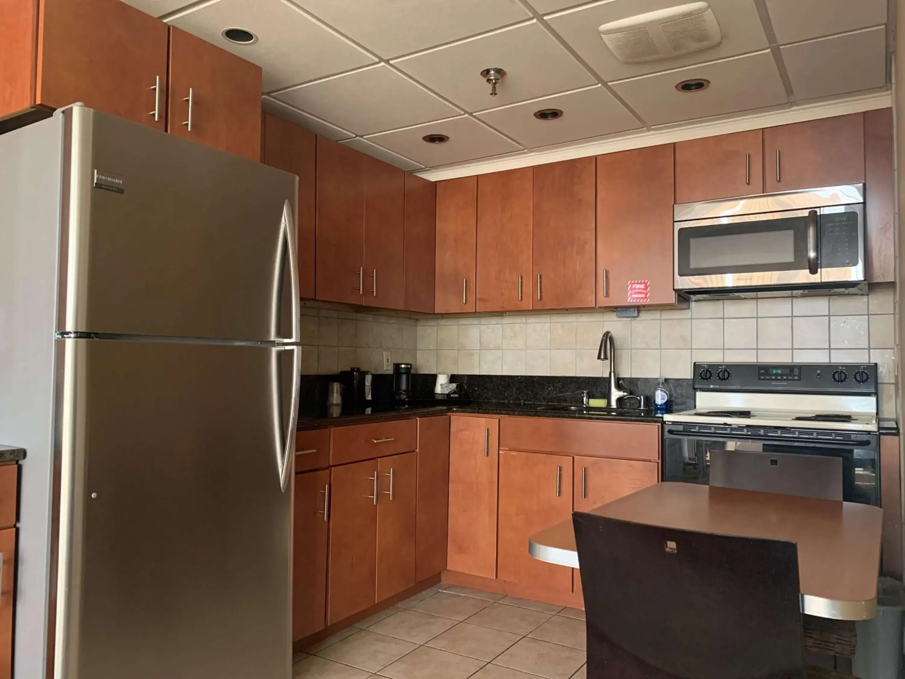 Queen Suite with Two Queen Beds and Sofa Bed - Non-Smoking in Best Western Executive Hotel New Haven-West Haven Queen Suite with Two Queen Beds and Sofa Bed - Non-Smoking in Best Western Executive Hotel New Haven-West Haven