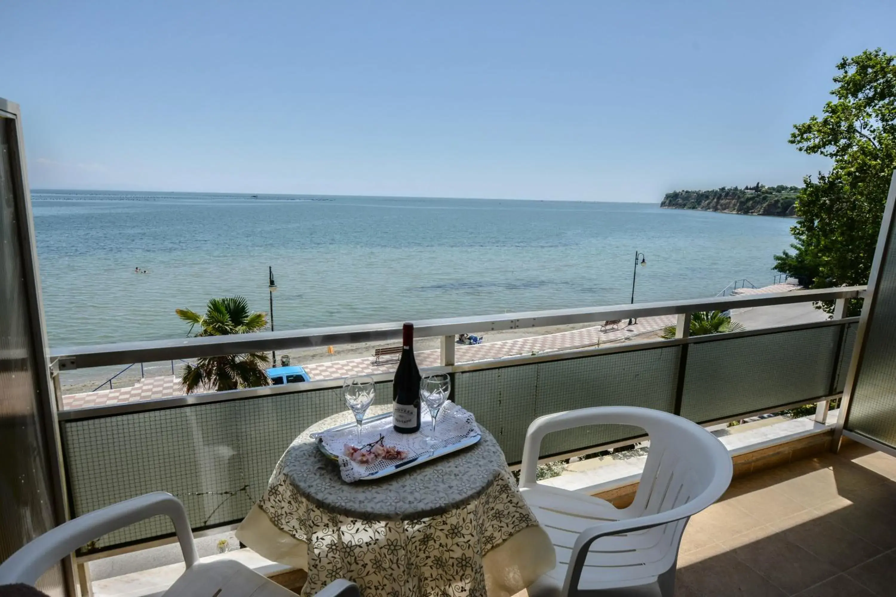 Large Double Room in Hotel Achillion Large Double Room in Hotel Achillion