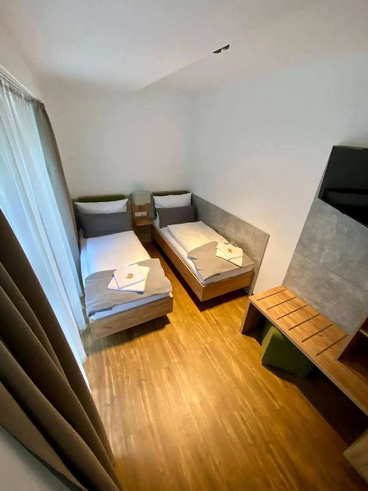 Deluxe Family Room - single occupancy in Hotel Knotenpunkt Deluxe Family Room - single occupancy in Hotel Knotenpunkt