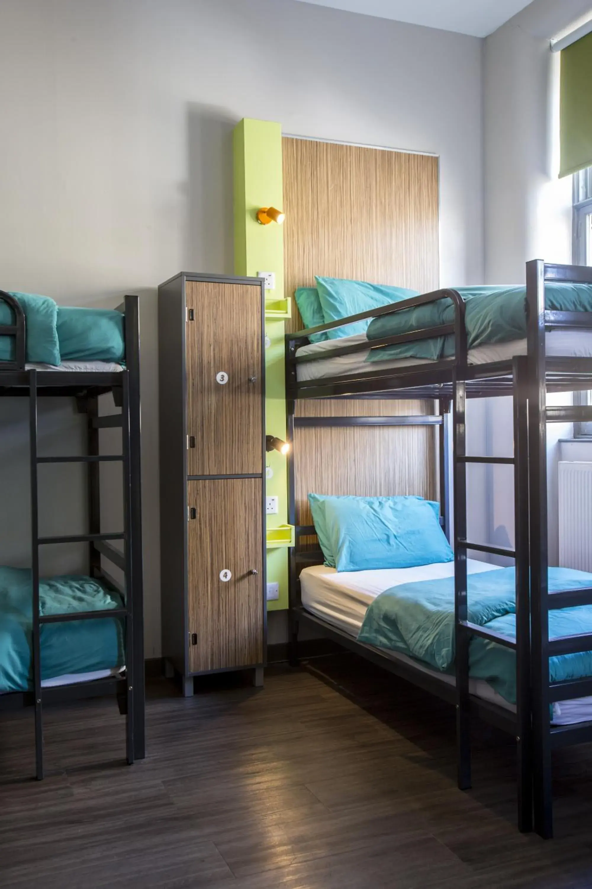 Bed in 4-Bed Mixed Dorm Ensuite in Kick Ass Grassmarket (18+) Bed in 4-Bed Mixed Dorm Ensuite in Kick Ass Grassmarket (18+)