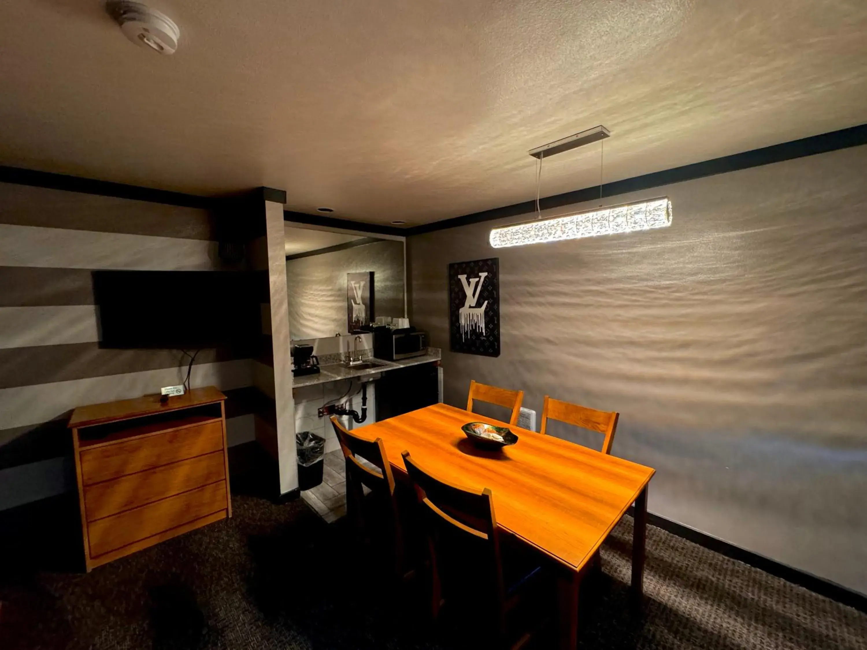 Queen Suite with Spa Bath in Cascade Lodge - Central Bend Retreat Queen Suite with Spa Bath in Cascade Lodge - Central Bend Retreat