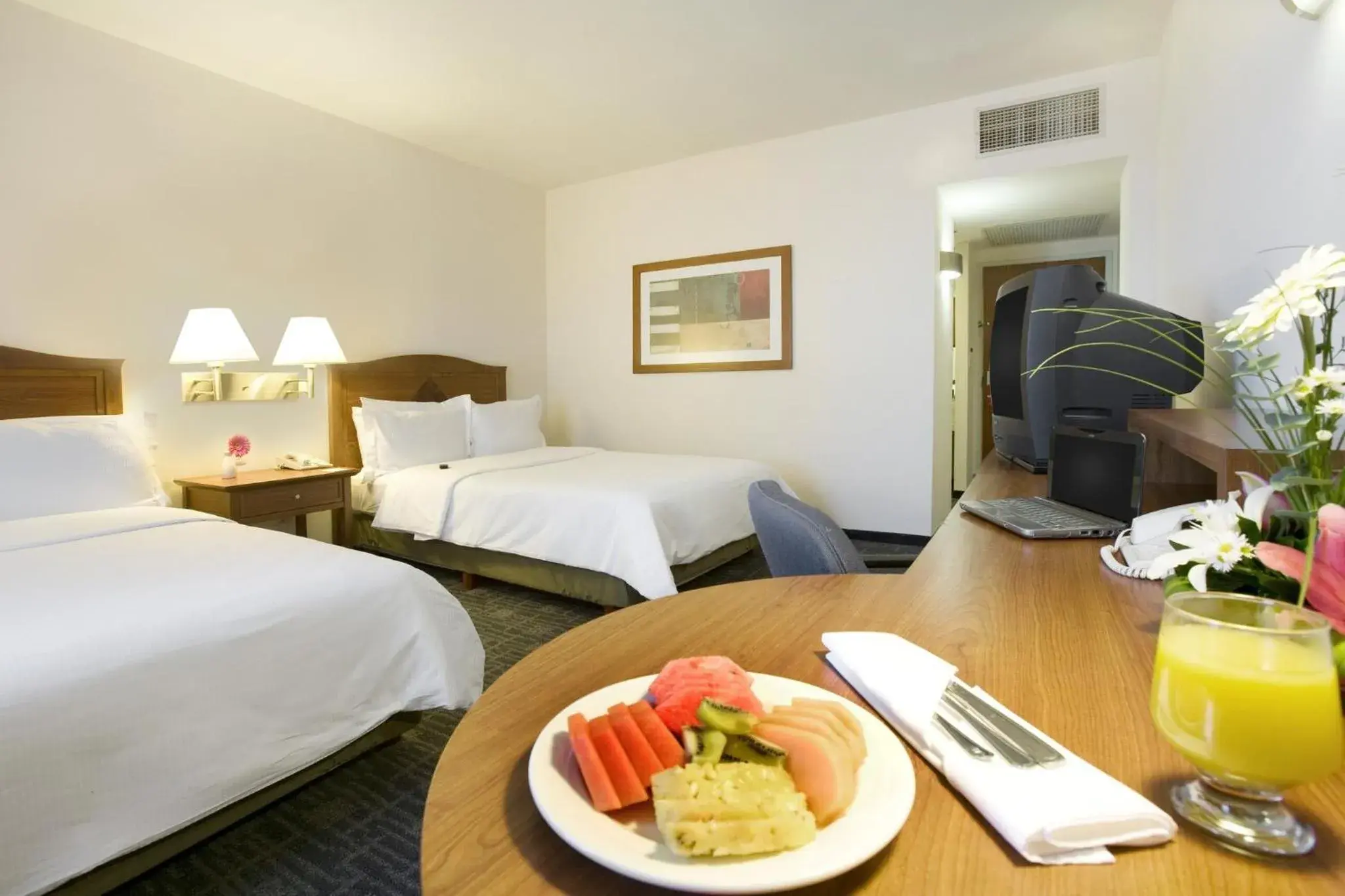 Double Room with Two Double Beds in Fiesta Inn Express San Luis Potosí Oriente Double Room with Two Double Beds in Fiesta Inn Express San Luis Potosí Oriente