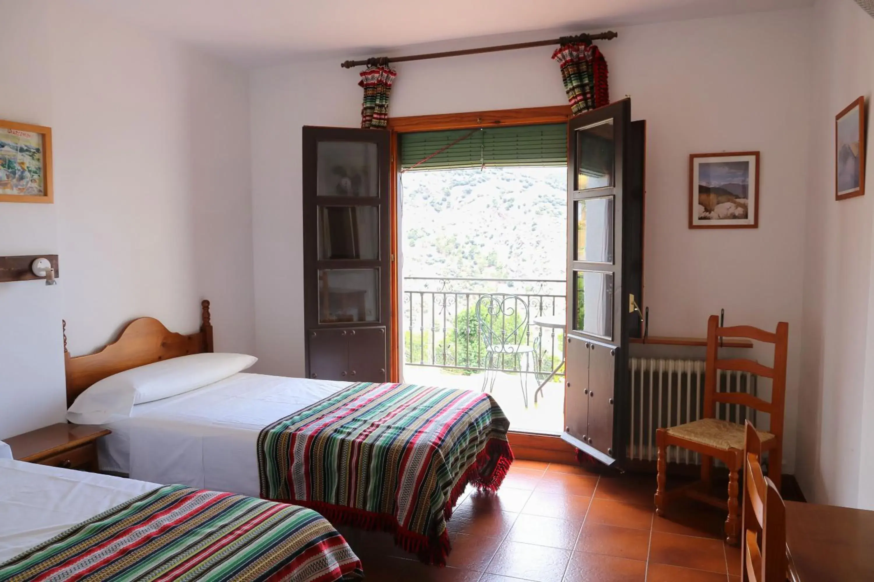 Twin Room with Mountain View in Hotel los Bérchules Twin Room with Mountain View in Hotel los Bérchules