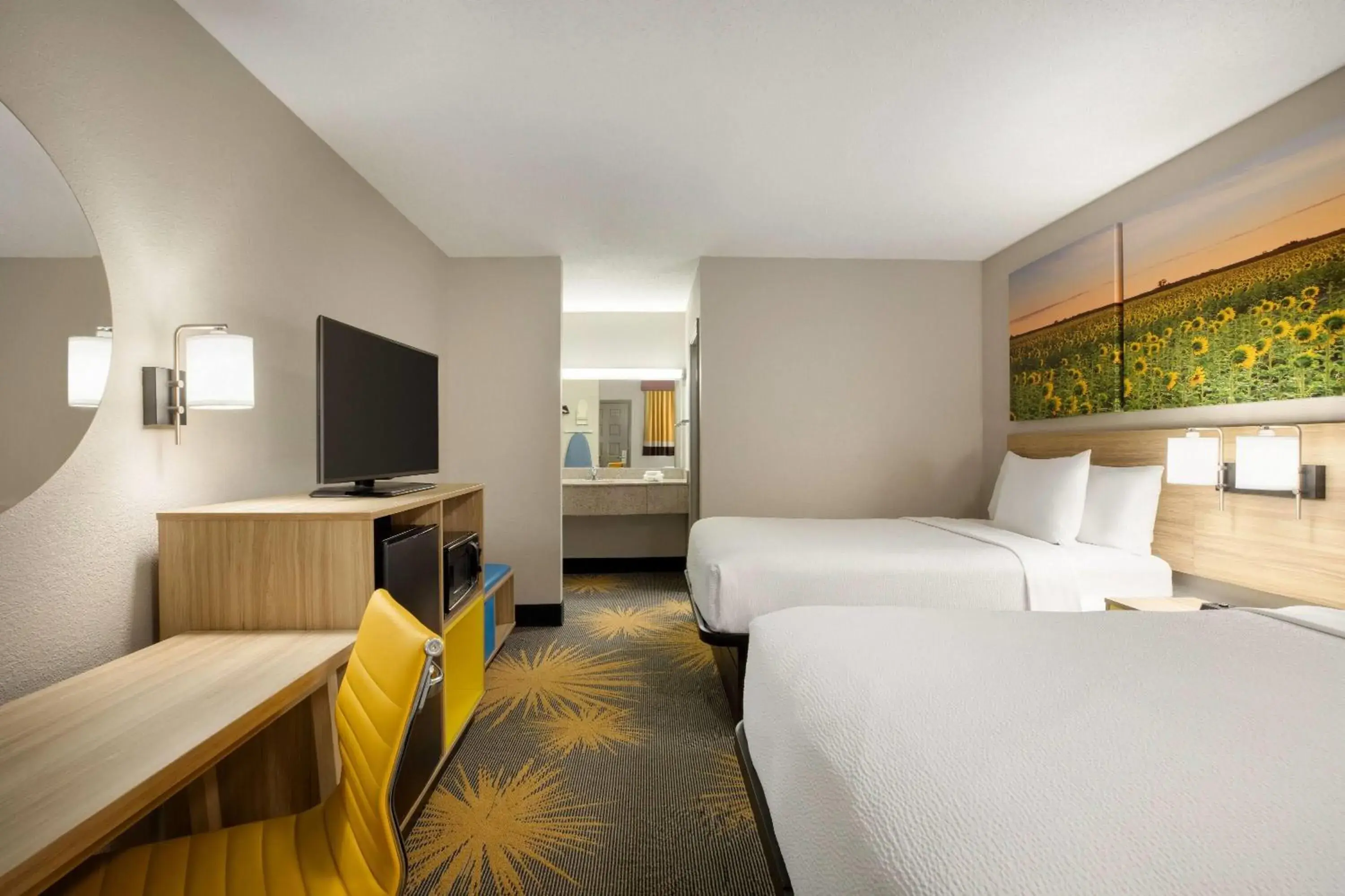 Double Room with Two Double Beds - Non-Smoking in Days Inn by Wyndham Cartersville Double Room with Two Double Beds - Non-Smoking in Days Inn by Wyndham Cartersville