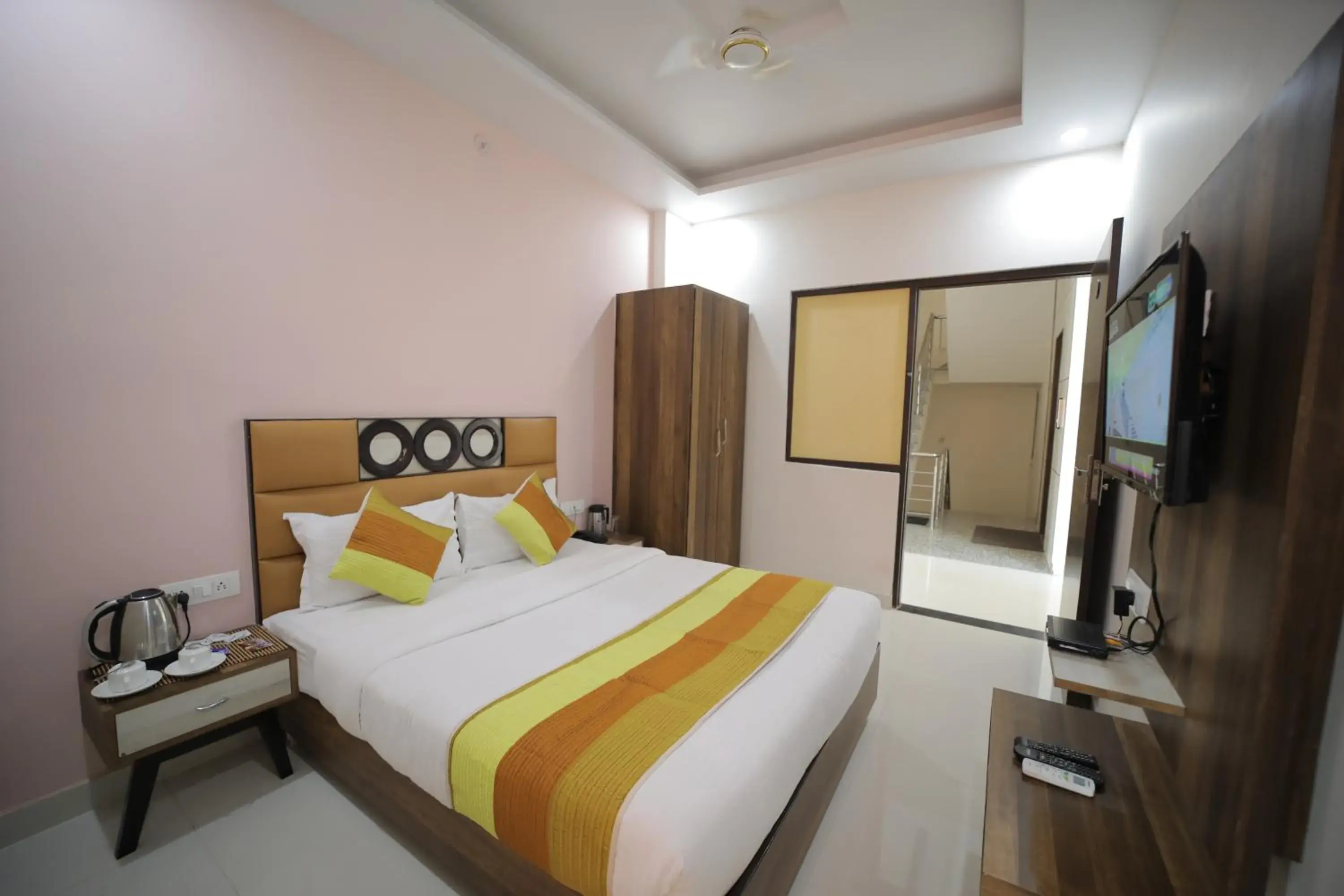 Deluxe Double Room in Hotel Reeve Inn Deluxe Double Room in Hotel Reeve Inn