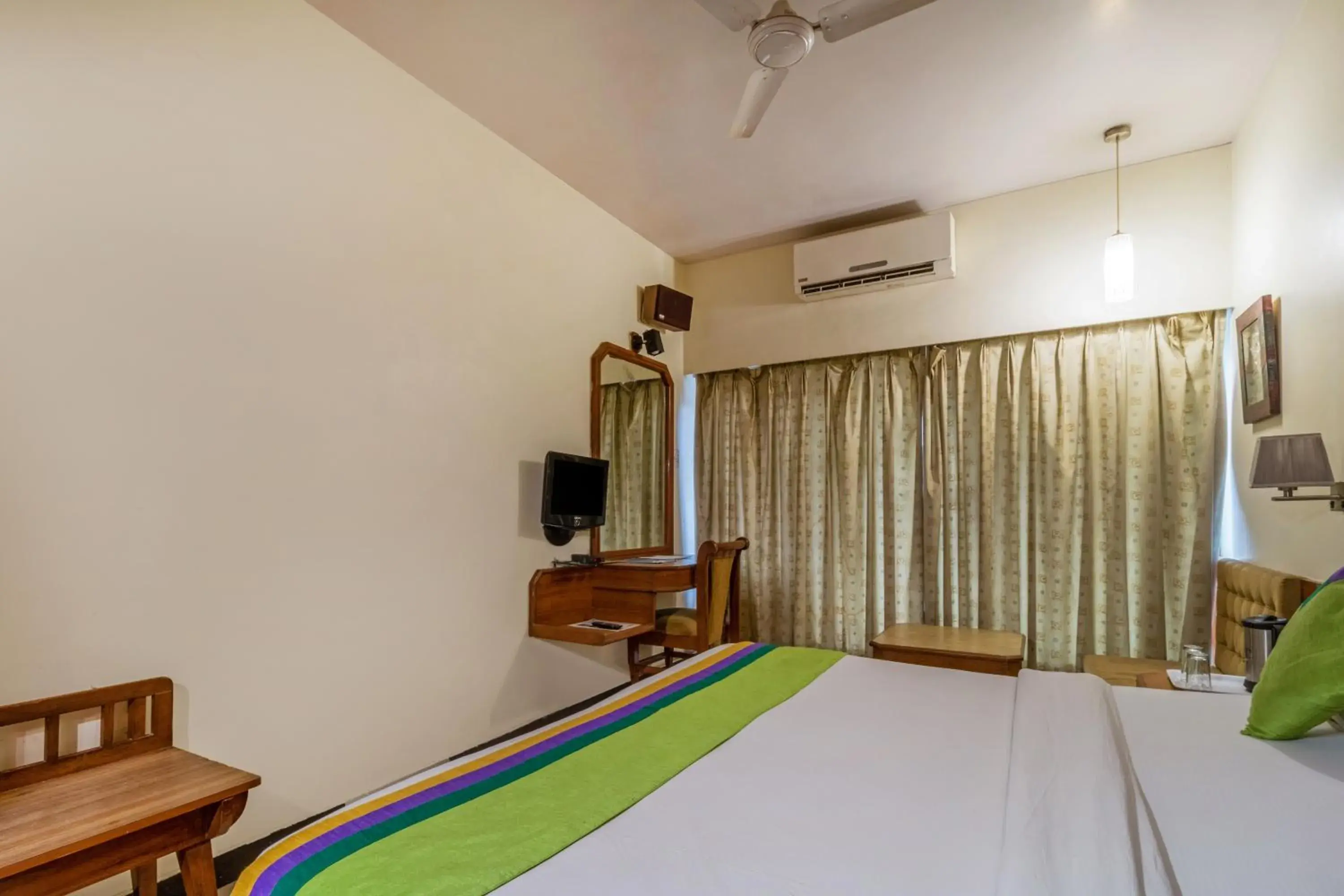 Standard Double Room - single occupancy in Treebo Natraj - Jaipur Standard Double Room - single occupancy in Treebo Natraj - Jaipur