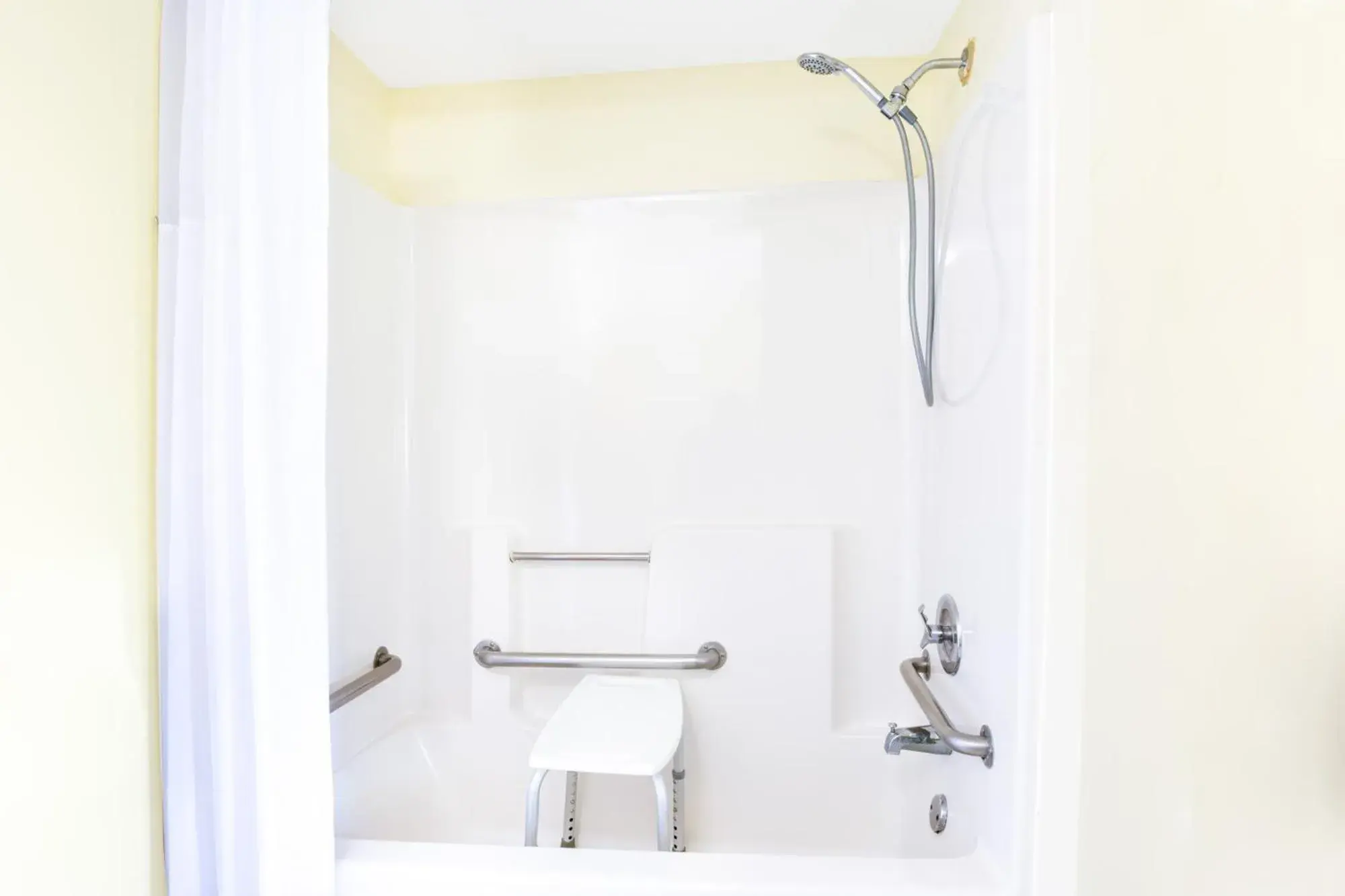 Double Room with Two Double Beds - Smoking in Days Inn by Wyndham Athens Double Room with Two Double Beds - Smoking in Days Inn by Wyndham Athens