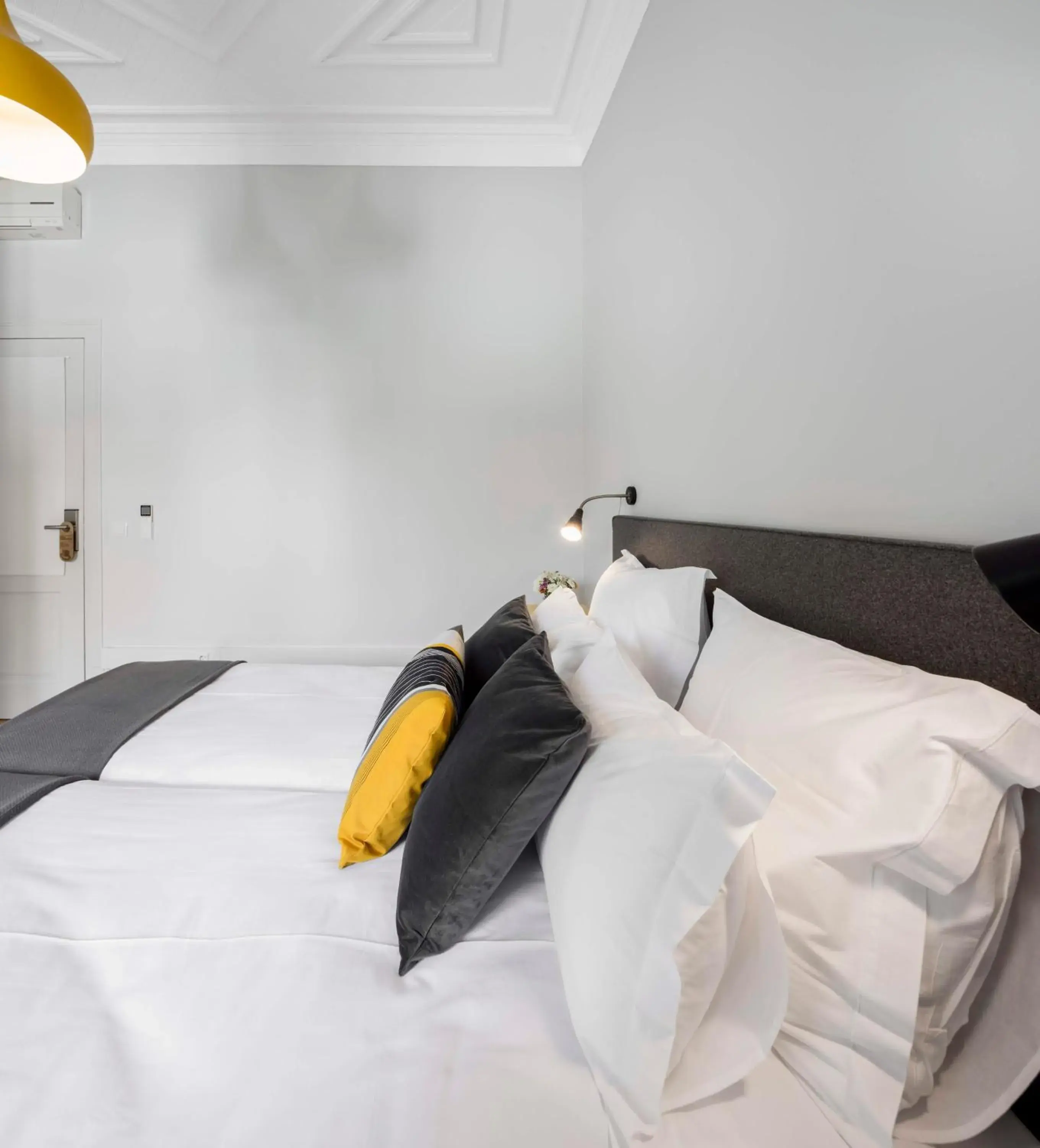 Twin Room in Penedo da Saudade Suites & Hostel Twin Room in Penedo da Saudade Suites & Hostel