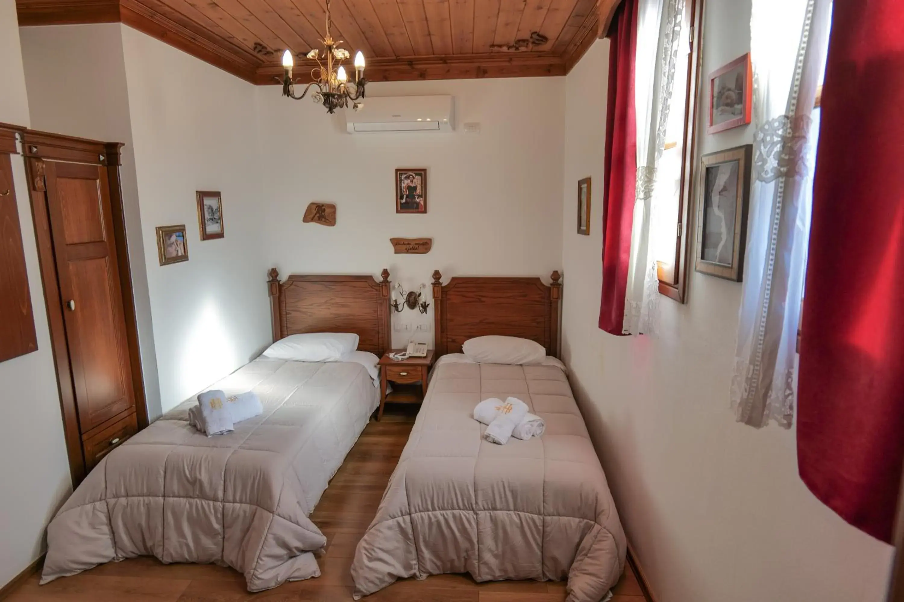 Budget Double or Twin Room - single occupancy in Hotel Bineri Budget Double or Twin Room - single occupancy in Hotel Bineri