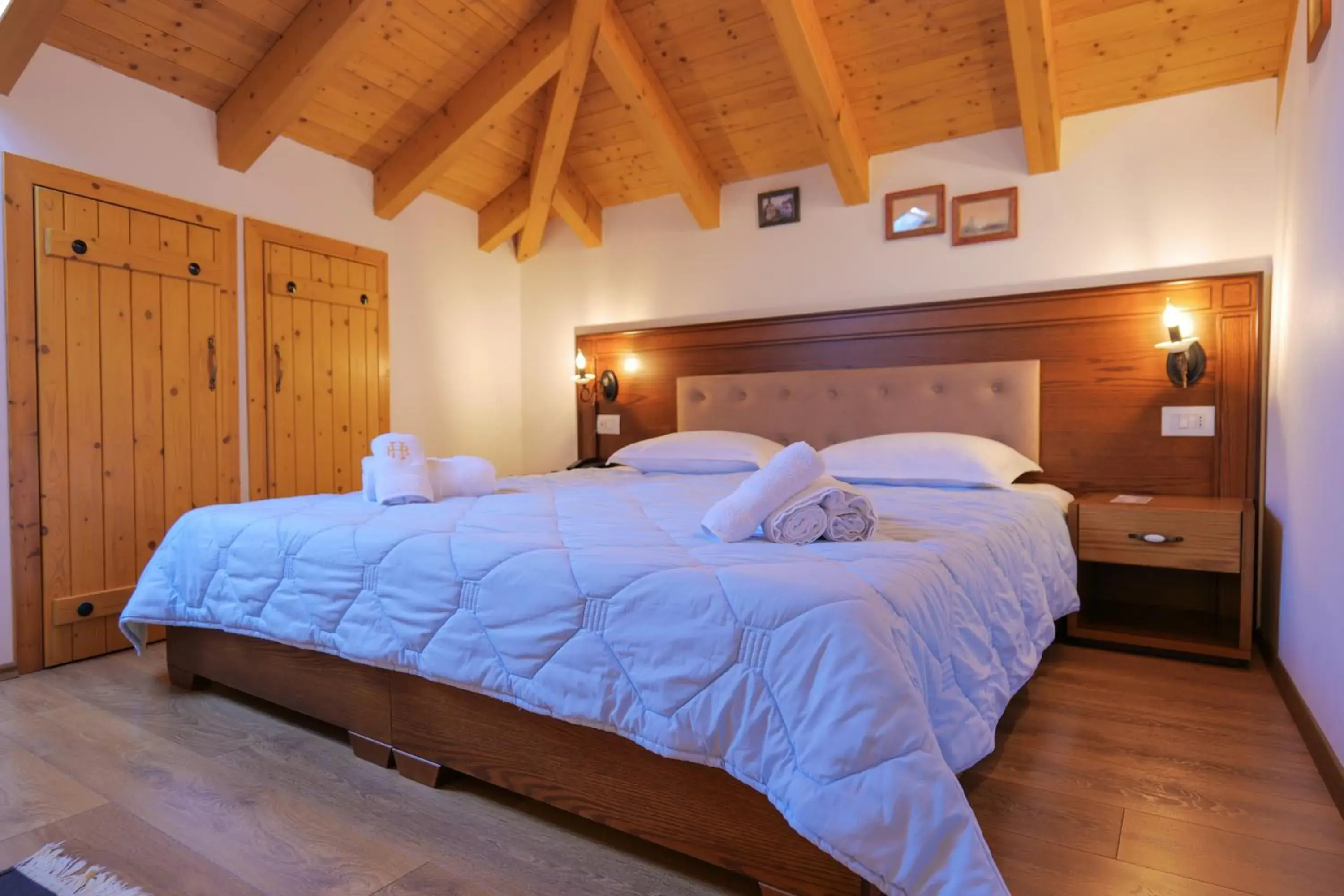 Deluxe Family Room - single occupancy in Hotel Bineri Deluxe Family Room - single occupancy in Hotel Bineri