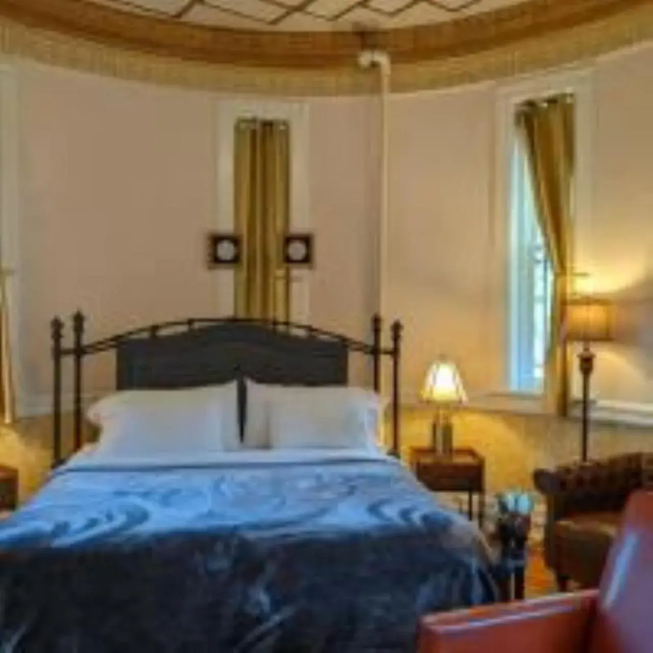 Deluxe Family Suite in Amsterdam Castle NY Deluxe Family Suite in Amsterdam Castle NY