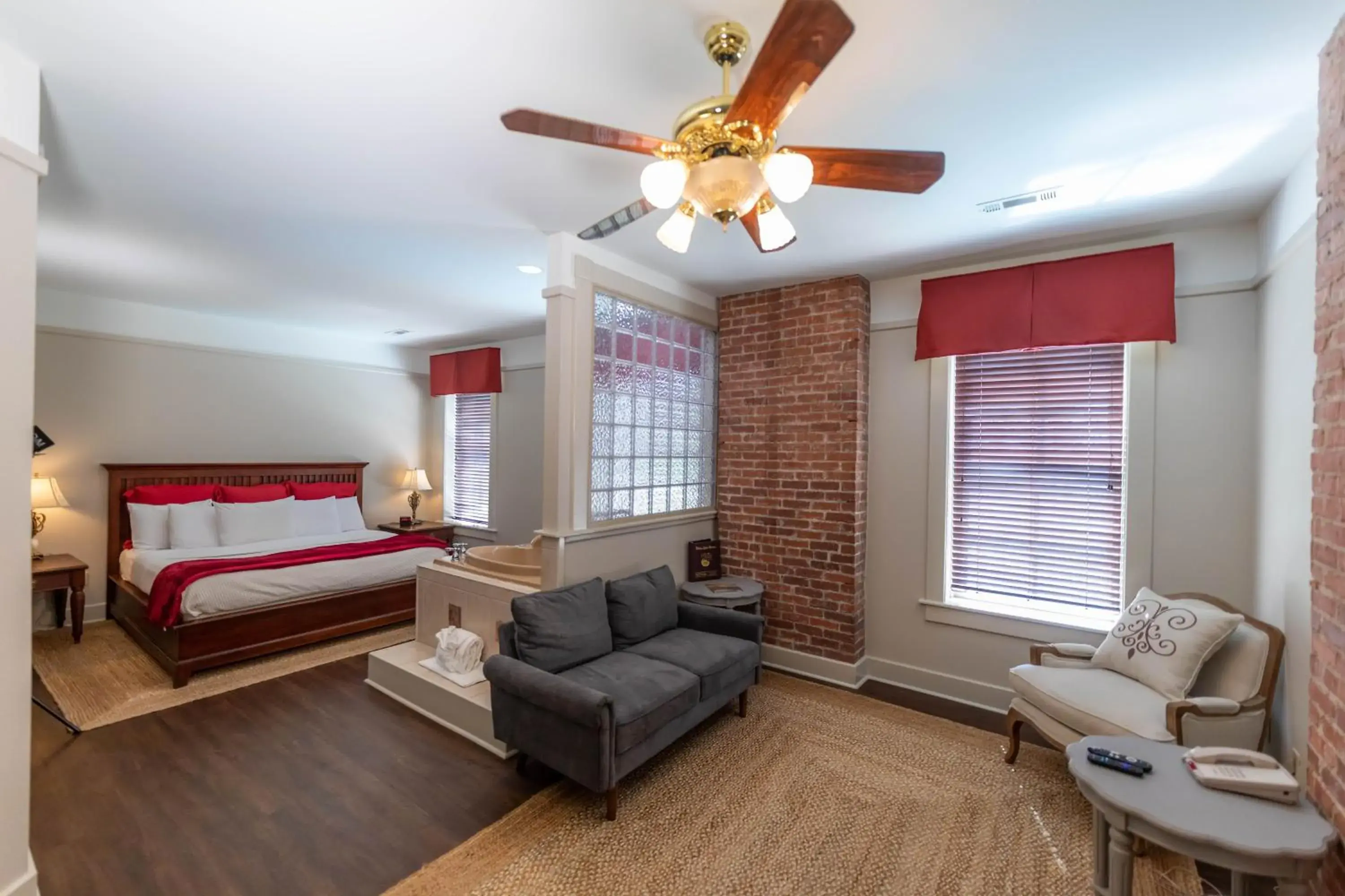 Deluxe One-Bedroom Suite in 1886 Crescent Hotel and Spa Deluxe One-Bedroom Suite in 1886 Crescent Hotel and Spa