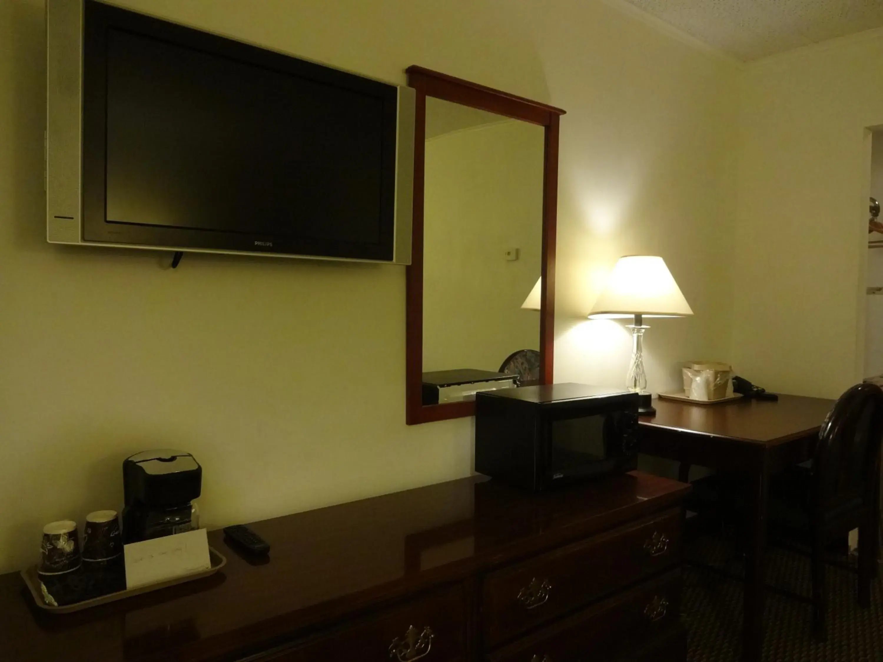 Double Room with Two Double Beds - Non-Smoking in Gorham Motor Inn Double Room with Two Double Beds - Non-Smoking in Gorham Motor Inn