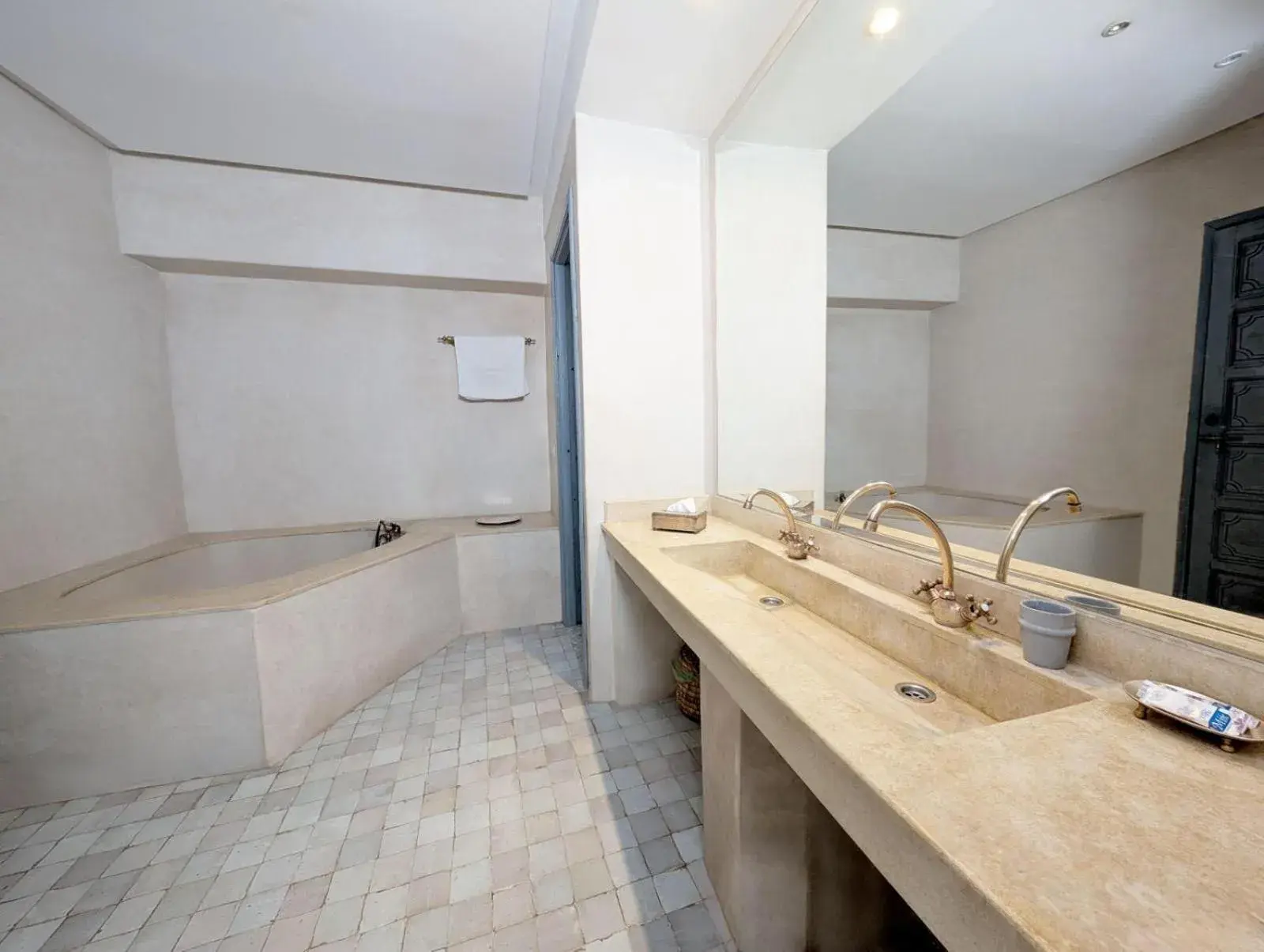 Quadruple Room in Riad Slitine & Spa Quadruple Room in Riad Slitine & Spa