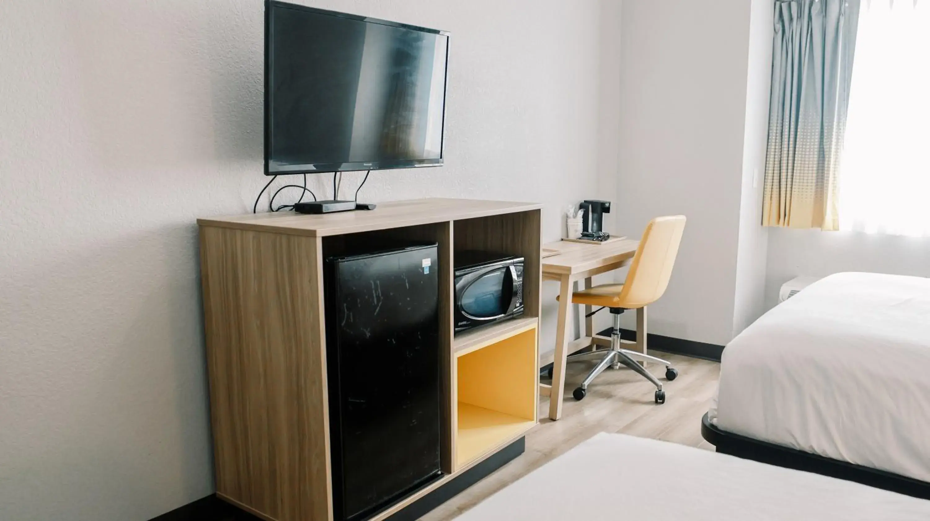 Queen Room with Two Queen Beds - Disability Access/Non-Smoking in Microtel Inn & Suites by Wyndham Gulf Shores Queen Room with Two Queen Beds - Disability Access/Non-Smoking in Microtel Inn & Suites by Wyndham Gulf Shores