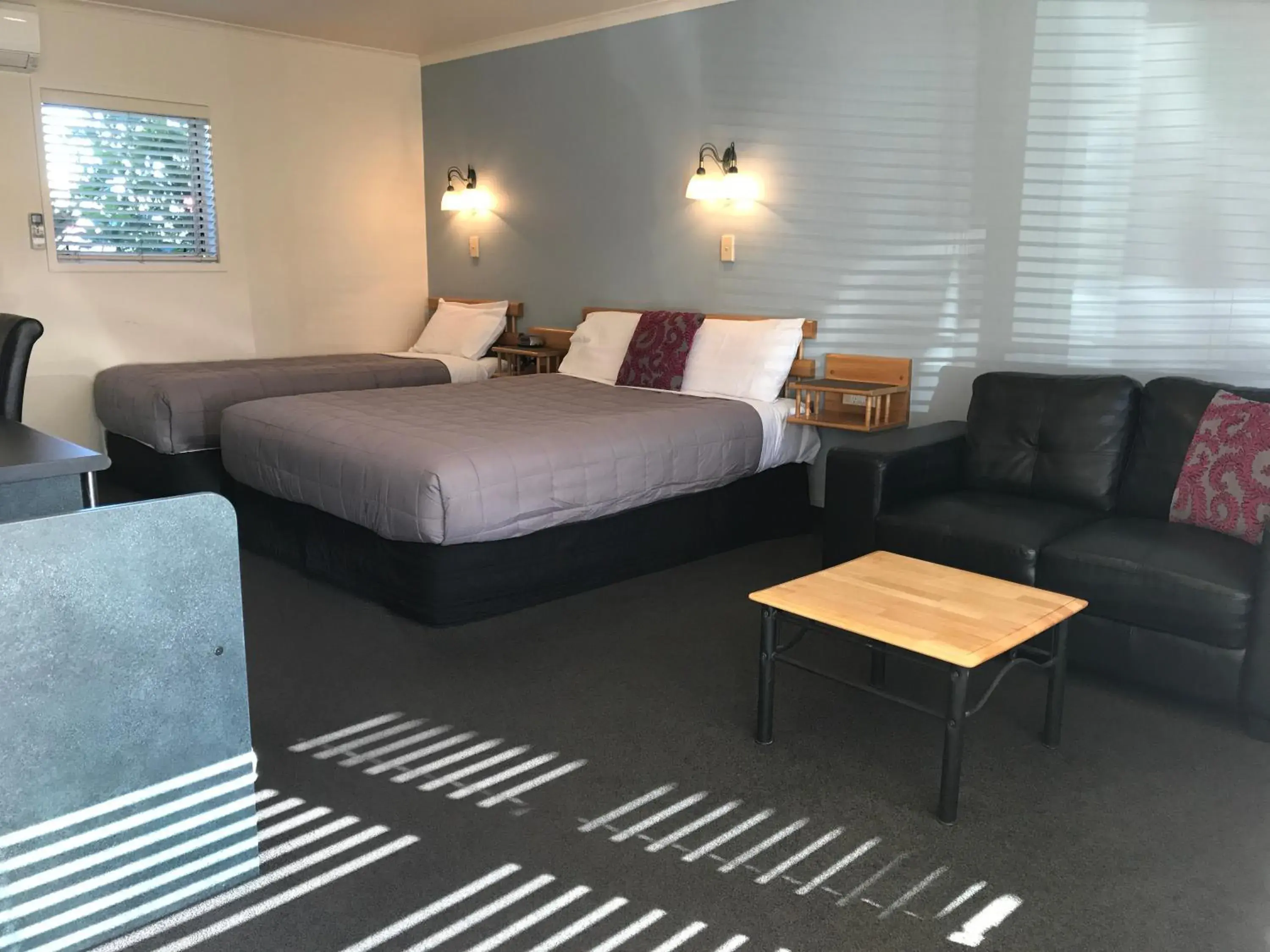 Standard Twin Room in Pacific Harbour Motor Inn Standard Twin Room in Pacific Harbour Motor Inn