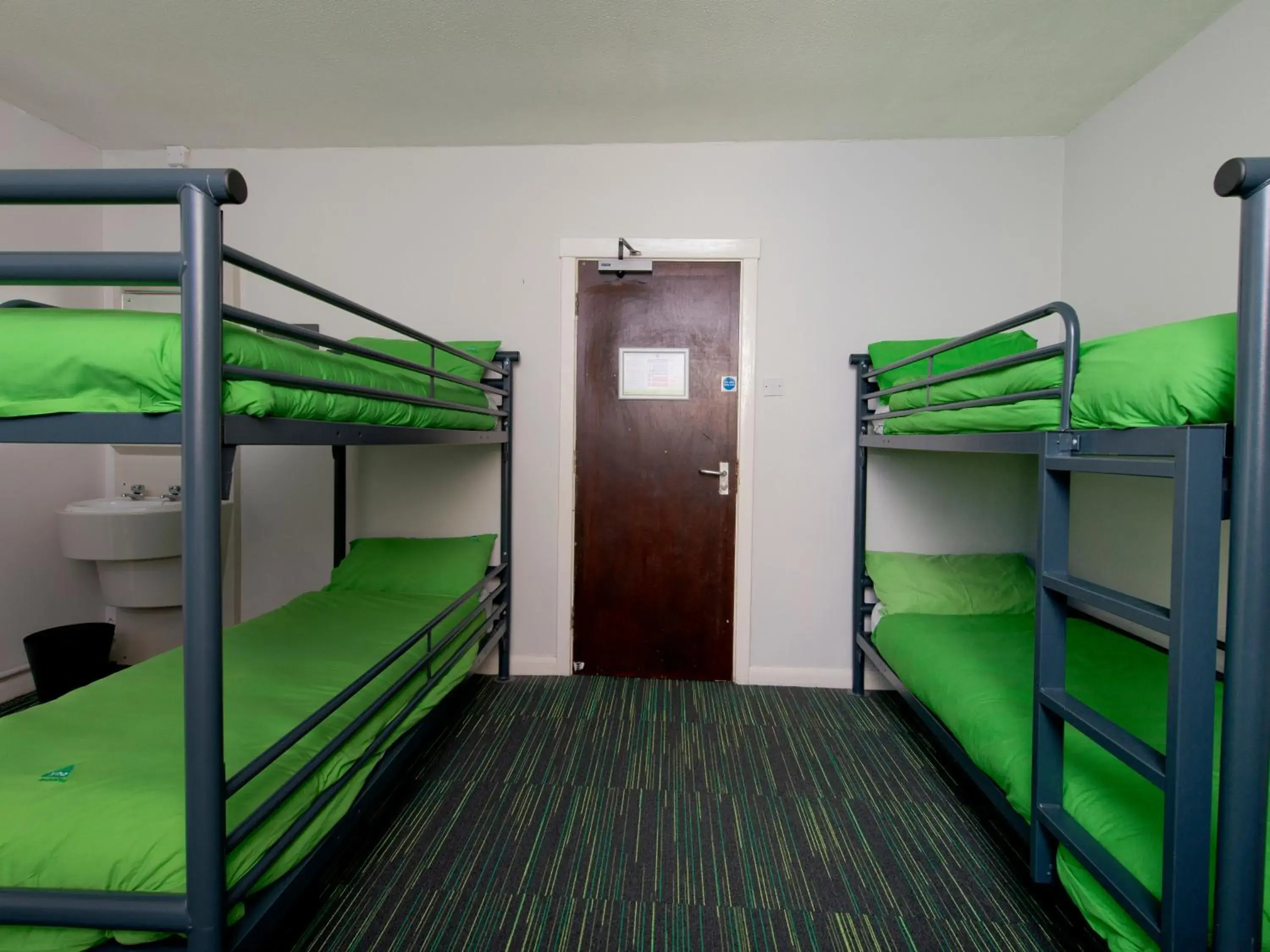 Quadruple Room in YHA Truleigh Hill Quadruple Room in YHA Truleigh Hill