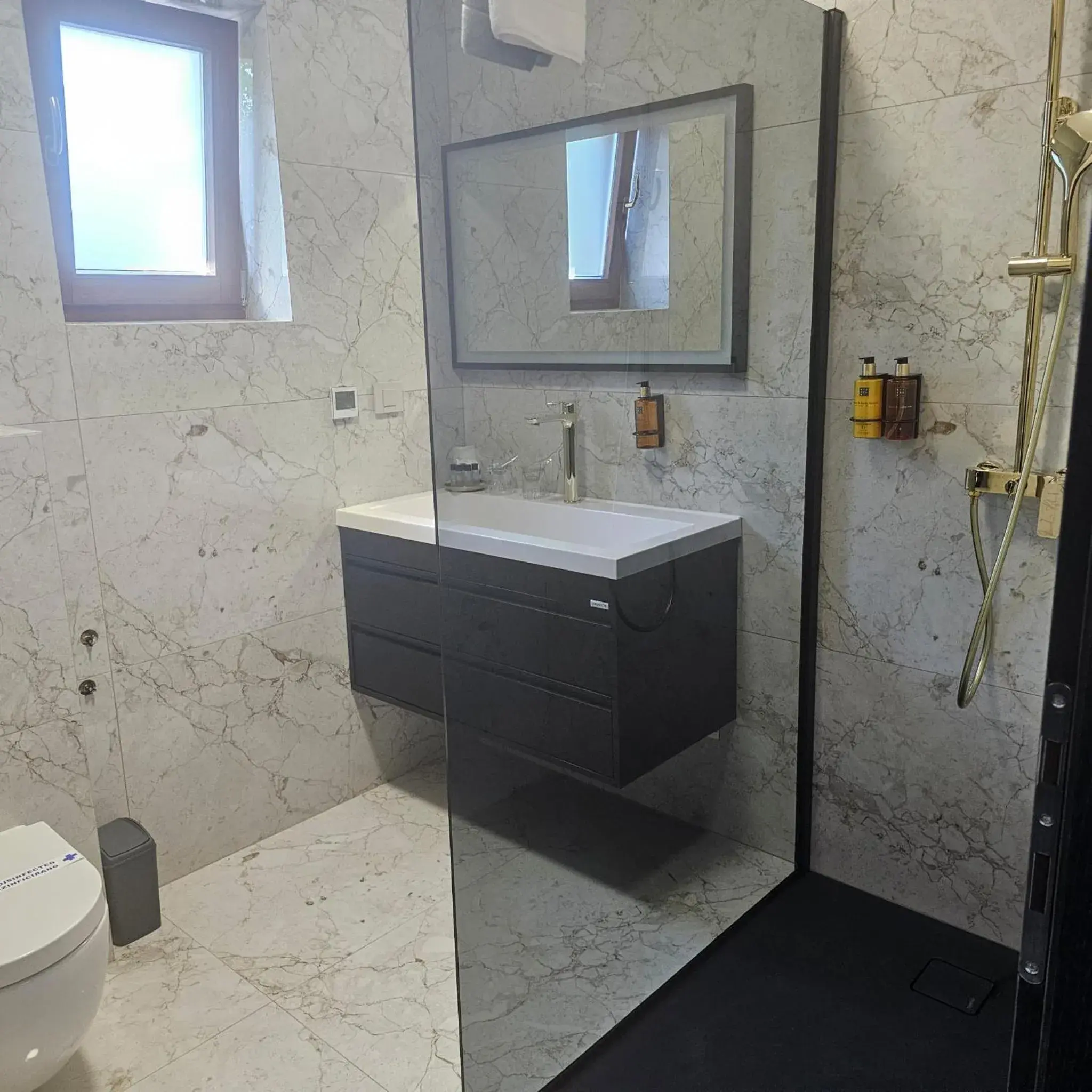 Studio Deluxe Kind Size Bed in Plitvice Falls Cottage Studio Deluxe Kind Size Bed in Plitvice Falls Cottage