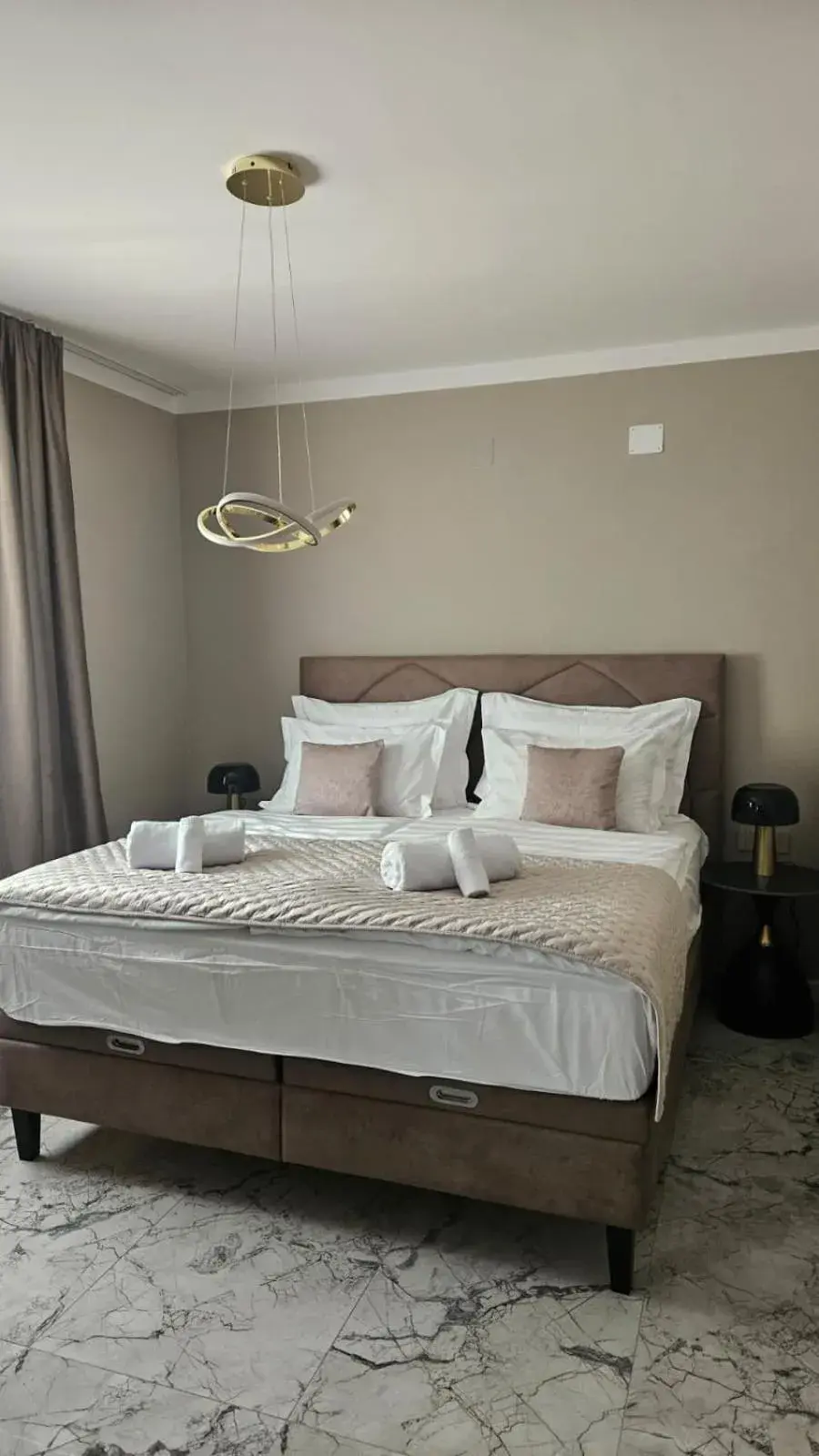 Suite Deluxe with Terrace and Outside Jacuzzi in Plitvice Falls Cottage Suite Deluxe with Terrace and Outside Jacuzzi in Plitvice Falls Cottage