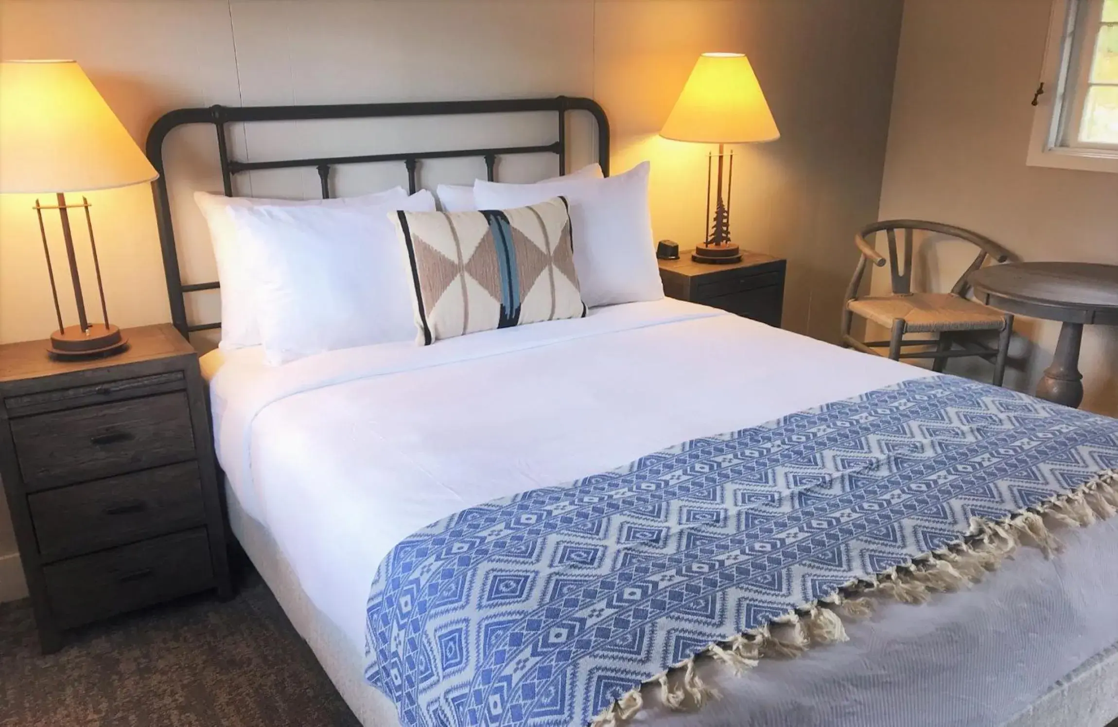 Quadruple Room - Disability Access in Grand Lake Lodge Quadruple Room - Disability Access in Grand Lake Lodge