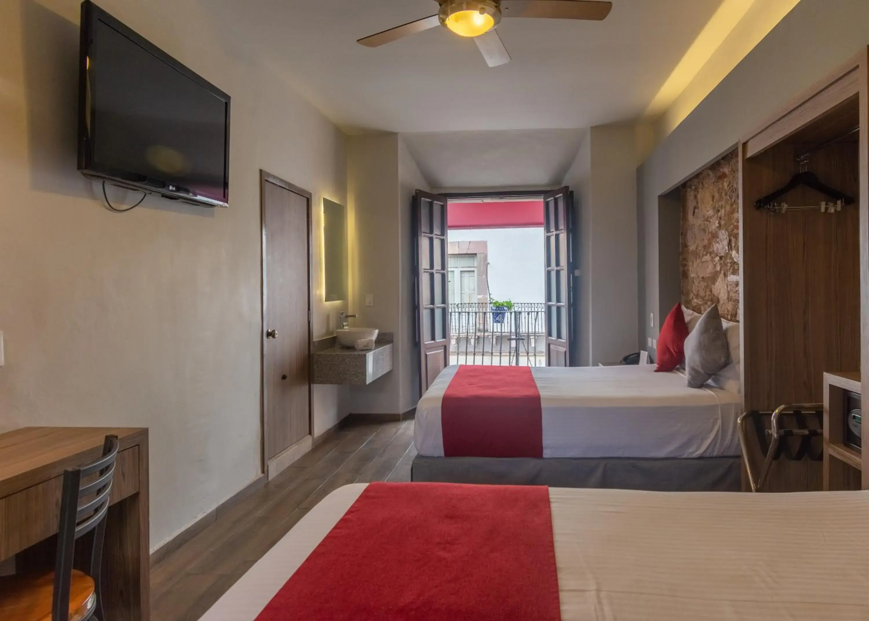 Twin Room with Balcony in Hotel Hidalgo Twin Room with Balcony in Hotel Hidalgo