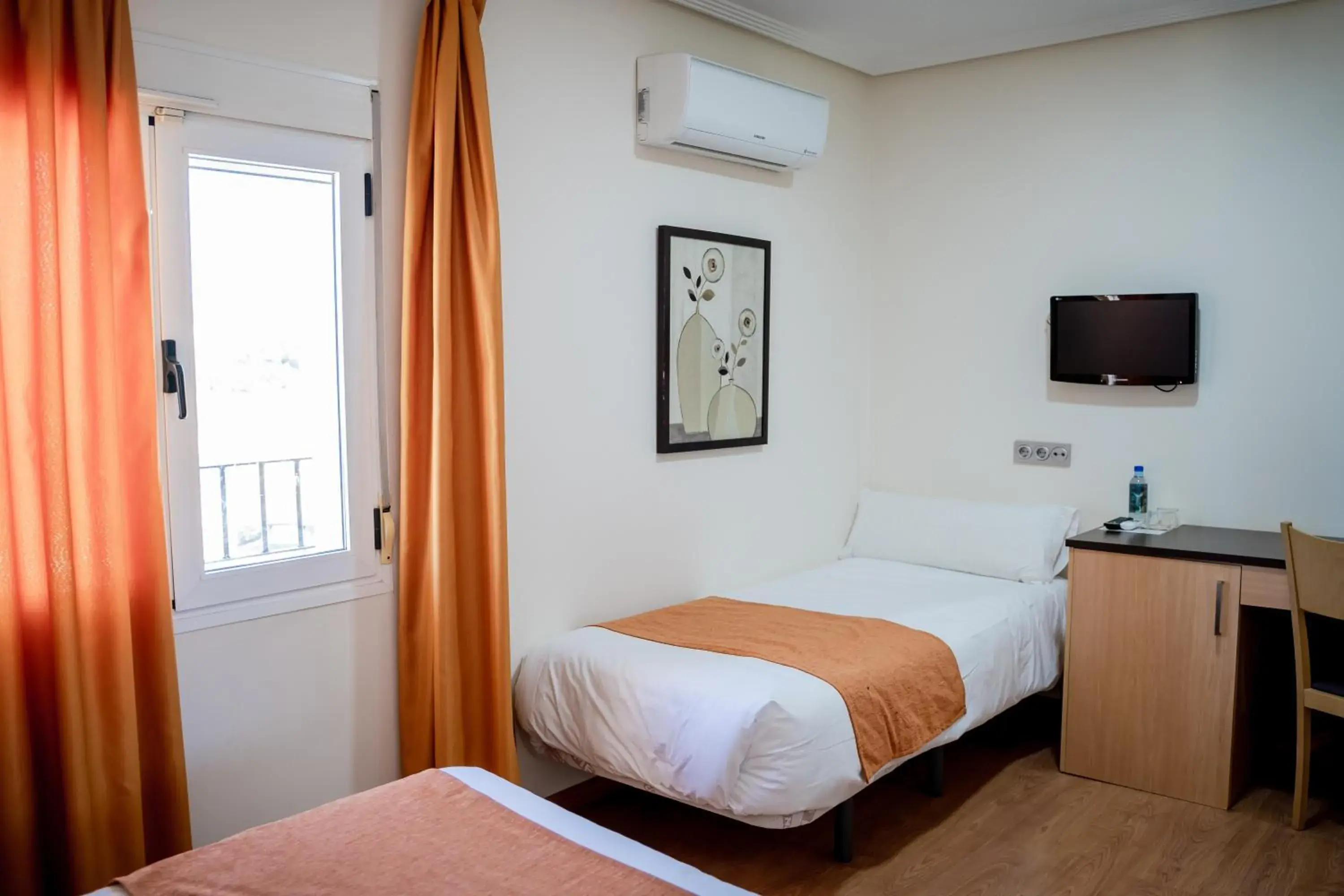 Double Room with Extra Bed in Hotel Malena Double Room with Extra Bed in Hotel Malena