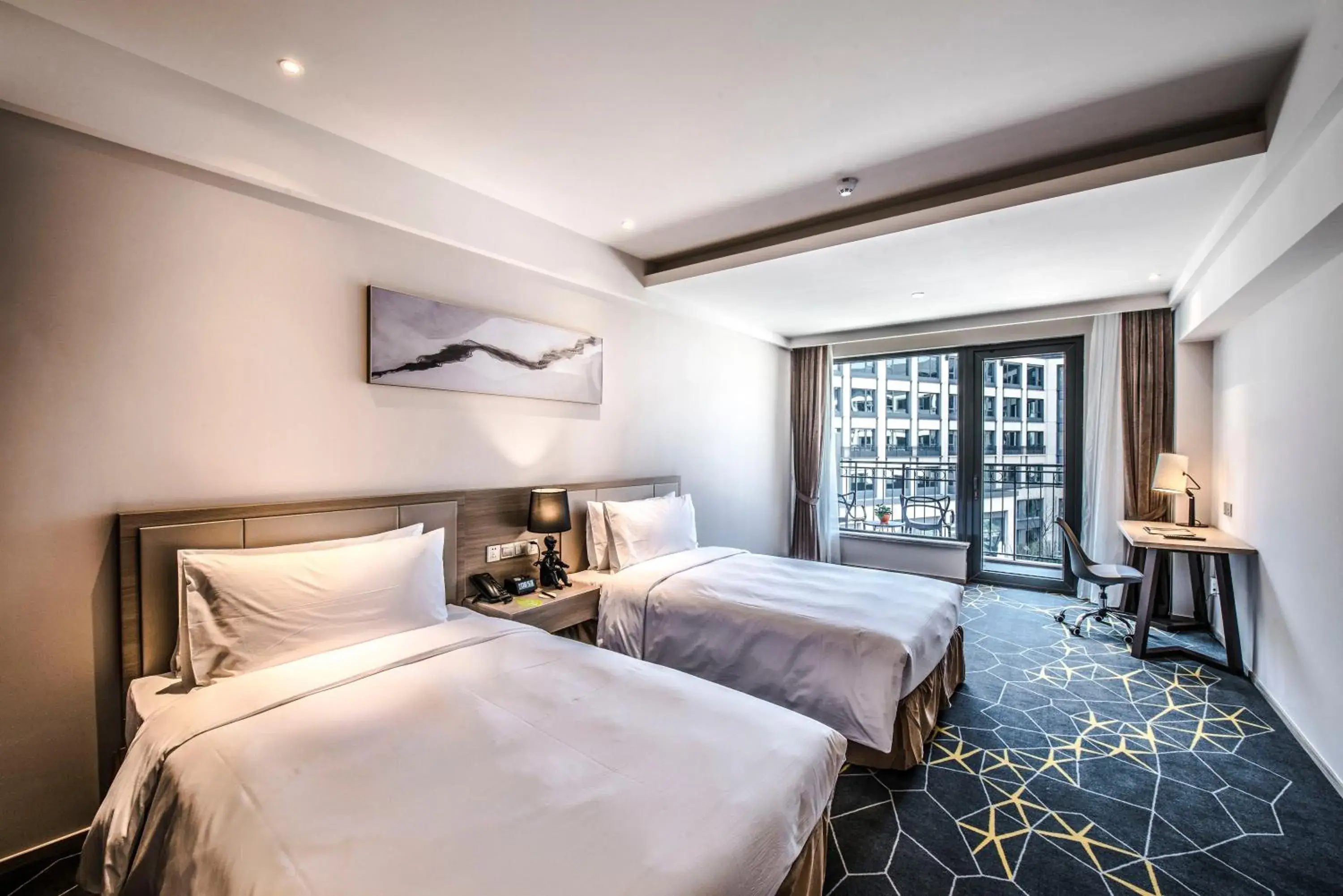 Superior Twin Room - single occupancy in Q-Box Hotel Shanghai Sanjiagang -Offer Pudong International Airport and Disney shuttle Superior Twin Room - single occupancy in Q-Box Hotel Shanghai Sanjiagang -Offer Pudong International Airport and Disney shuttle
