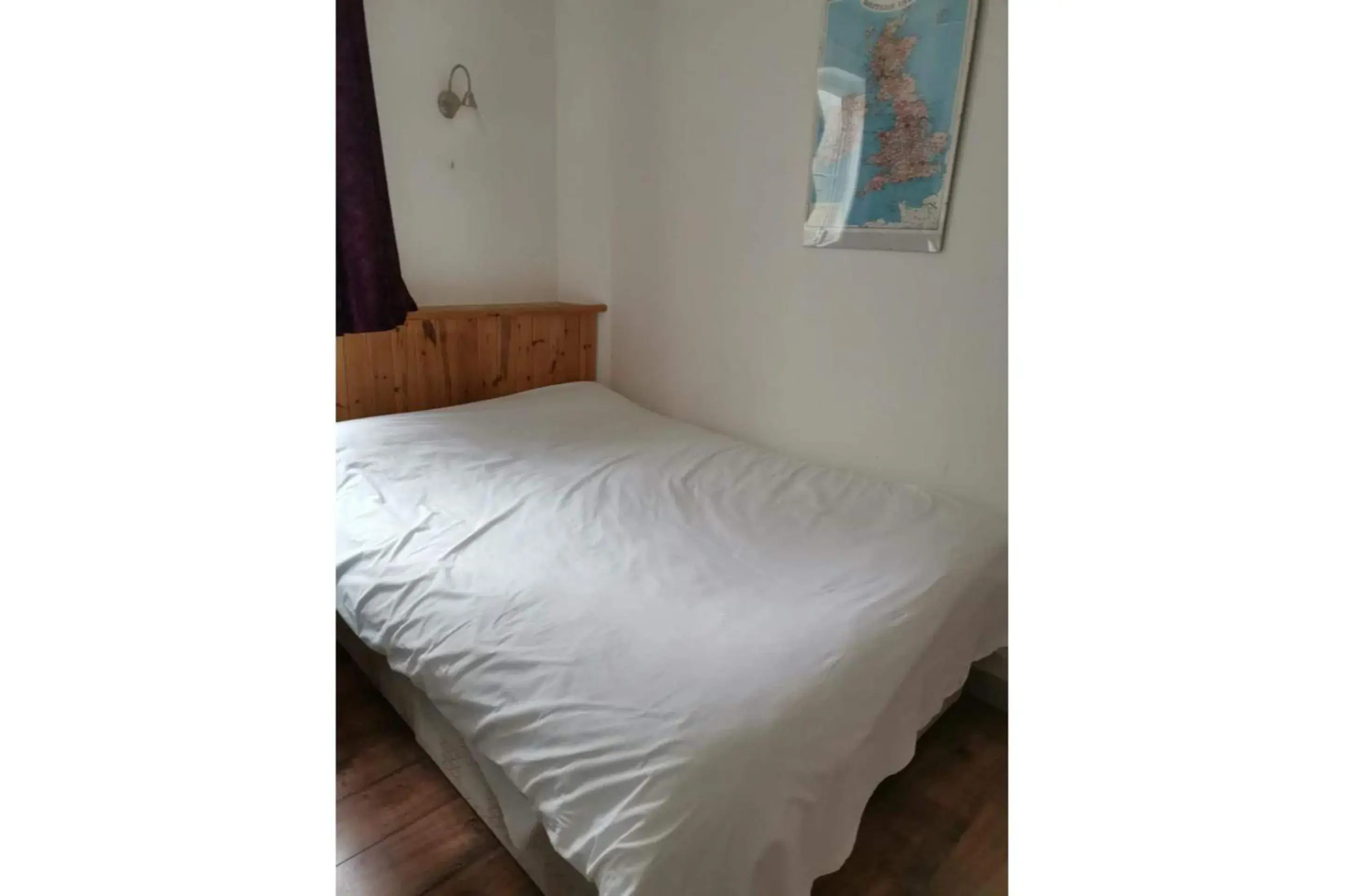 Double Room with Shared Bathroom in Swan Inn, Heathrow Airport Double Room with Shared Bathroom in Swan Inn, Heathrow Airport