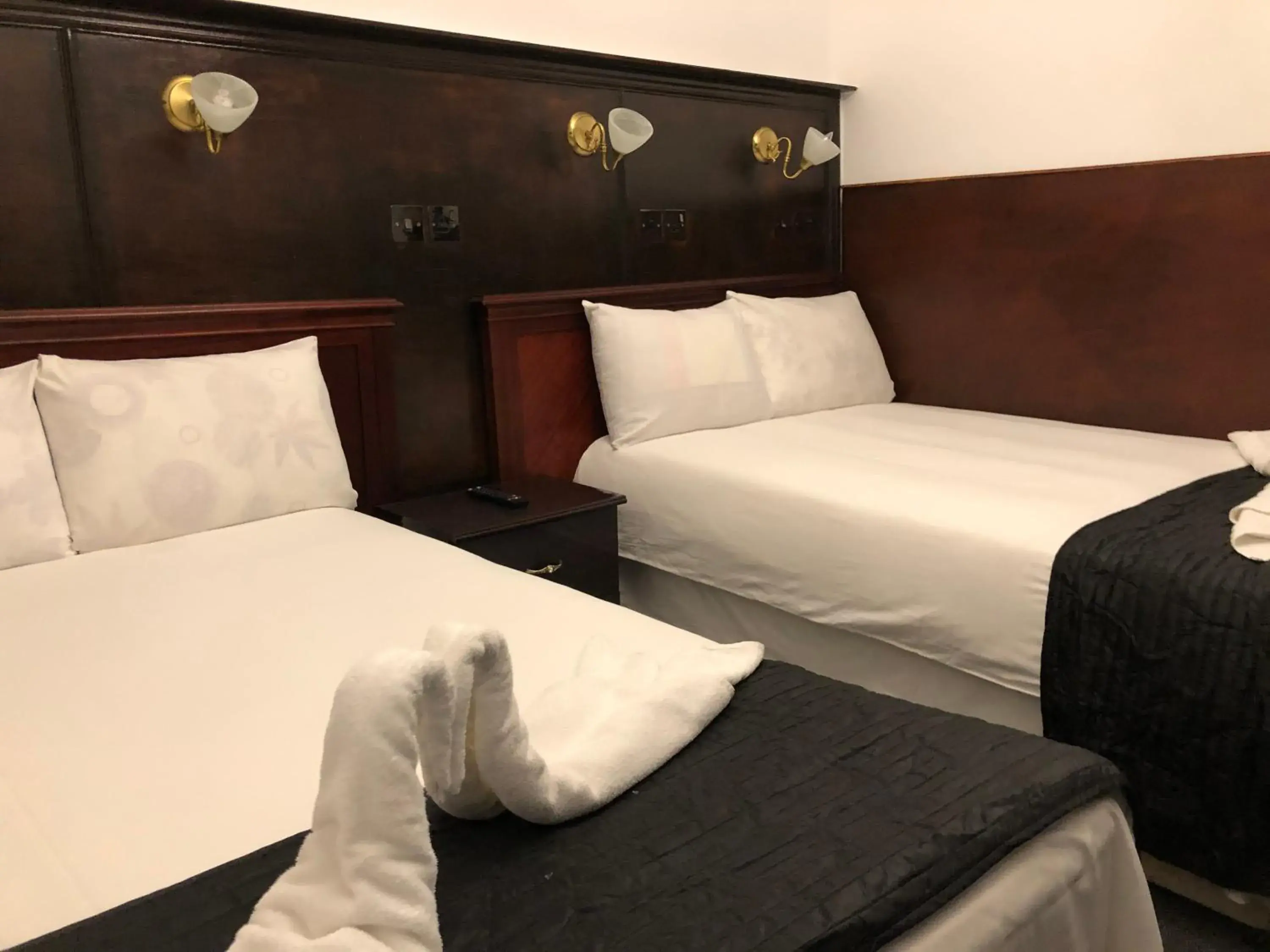 Twin Room in Plaza London Hotel Twin Room in Plaza London Hotel